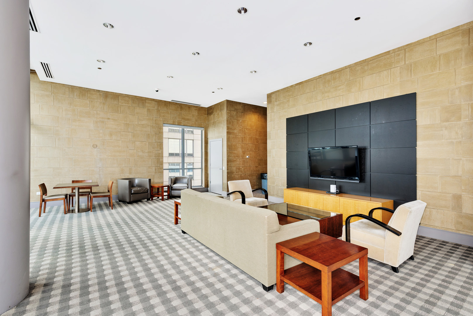 600 N LAKE SHORE Drive Unit: 1205