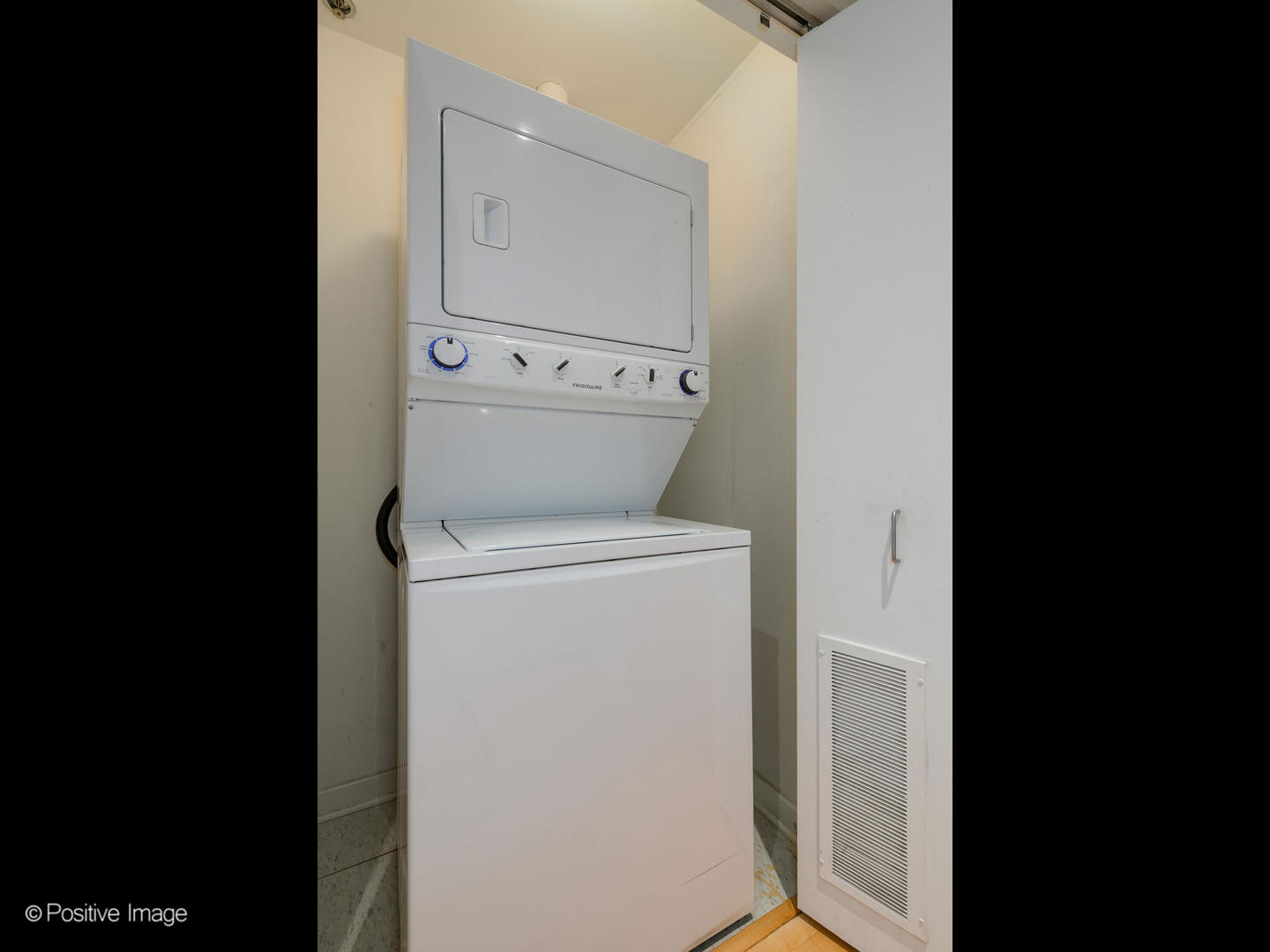 330 W GRAND Avenue Unit: 1903