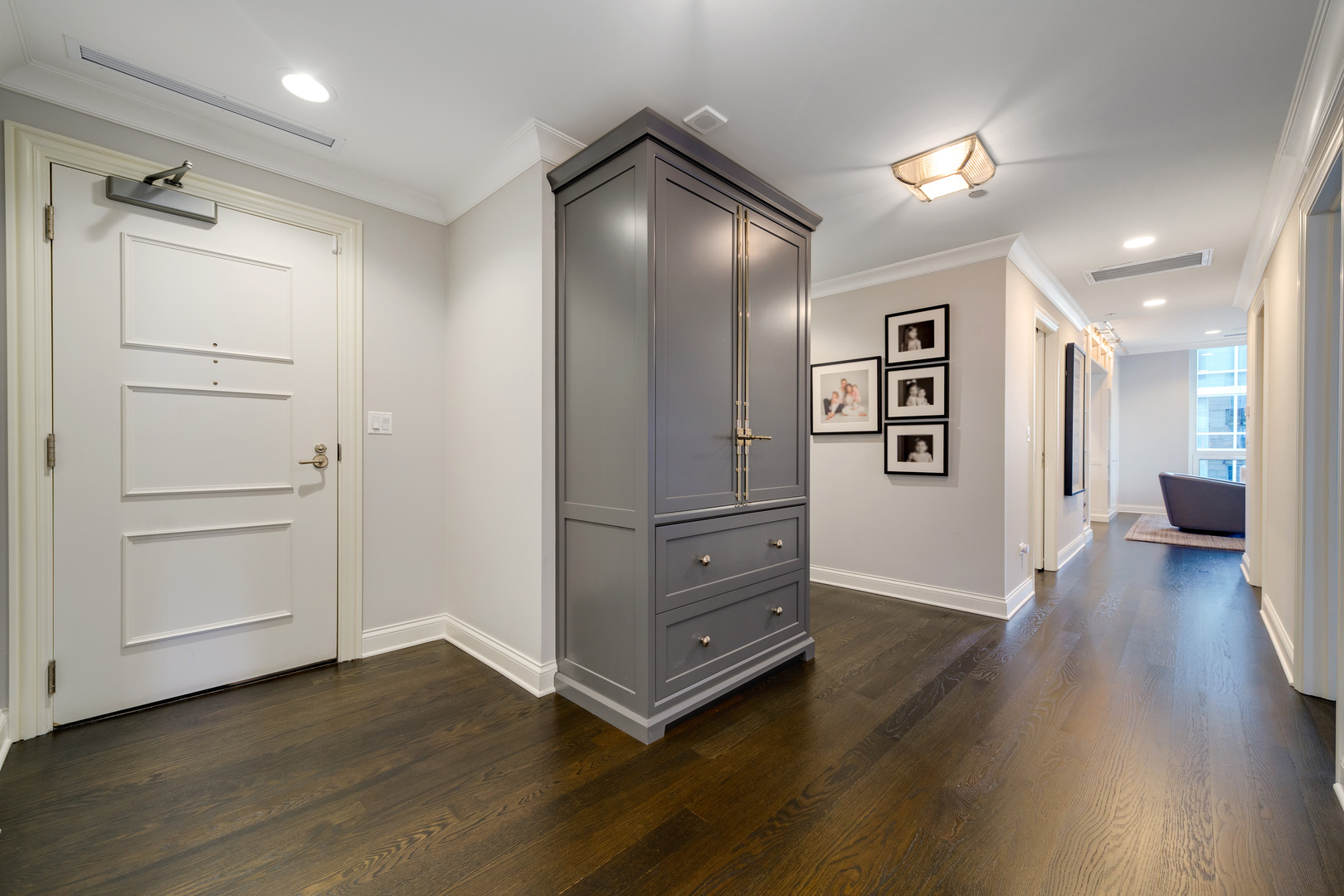 10 E Delaware Place Unit: 28E