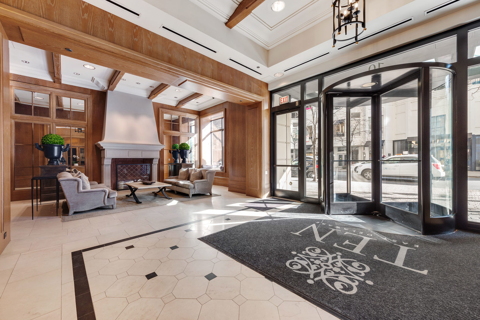 10 E Delaware Place Unit: 28E