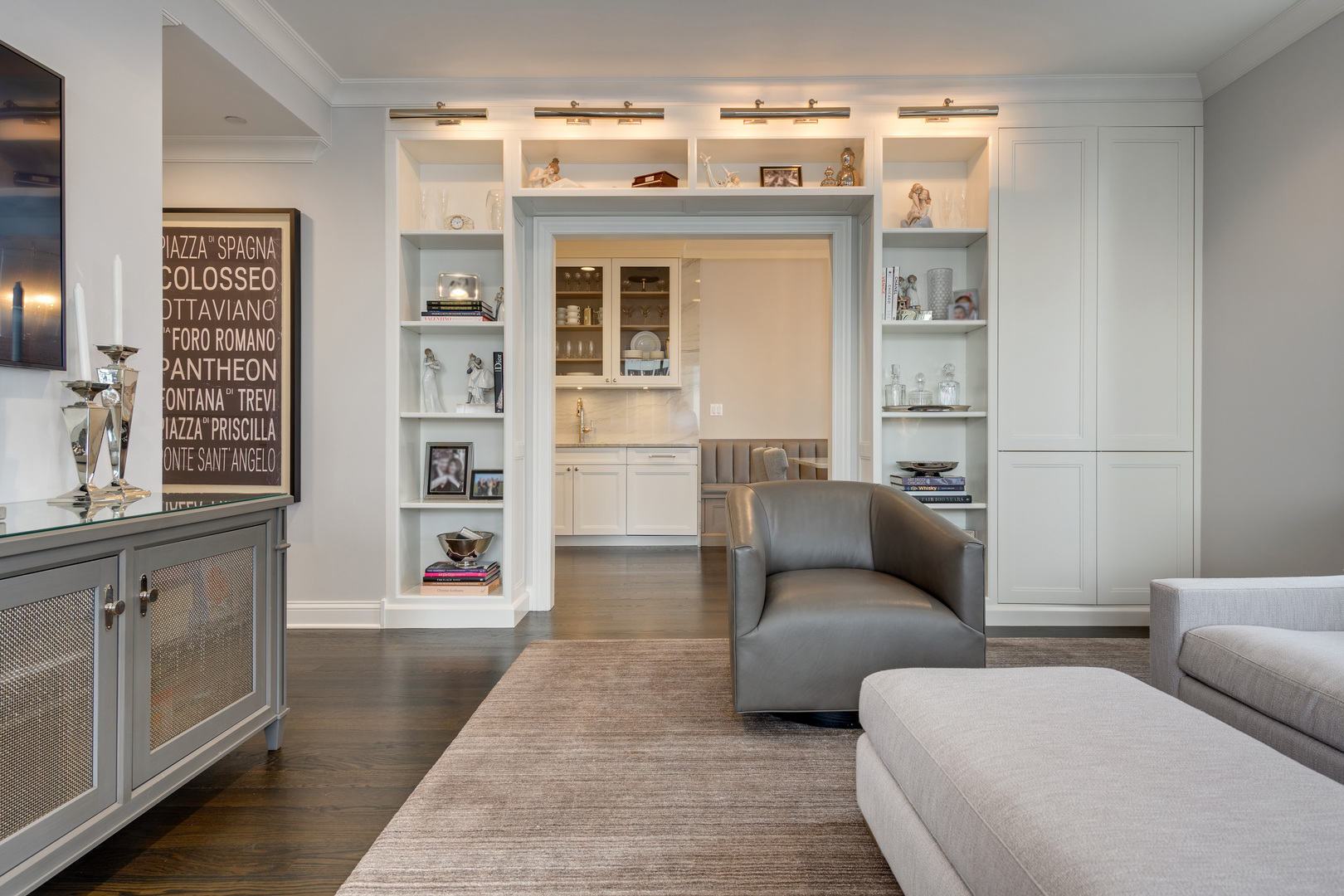 10 E Delaware Place Unit: 28E
