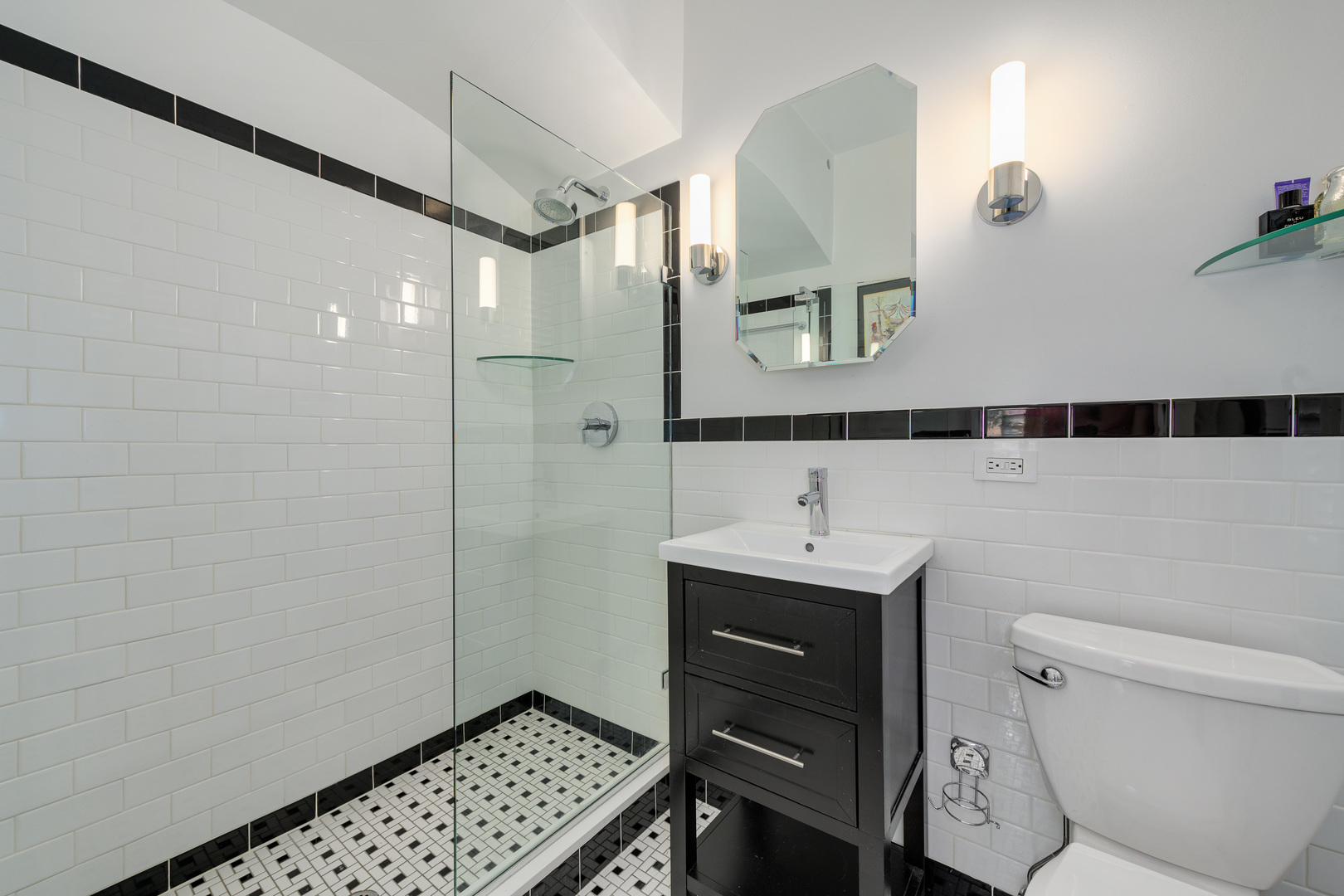 73 E Elm Street Unit: 3B