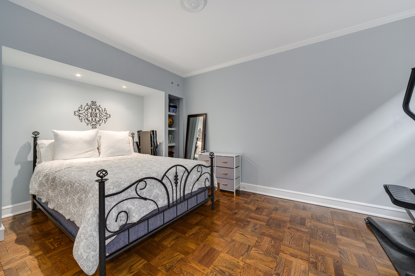 73 E Elm Street Unit: 3B