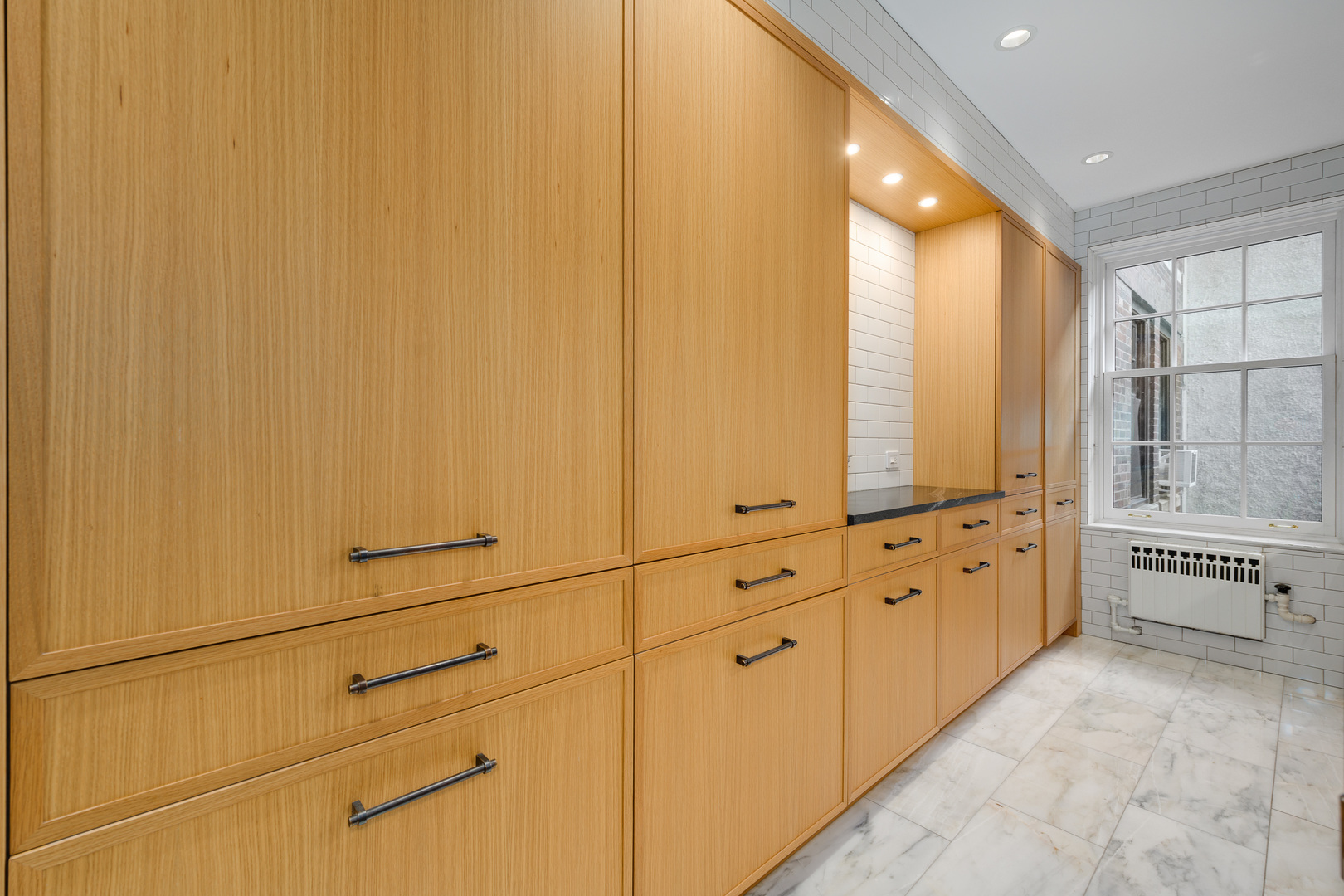 73 E Elm Street Unit: 3B