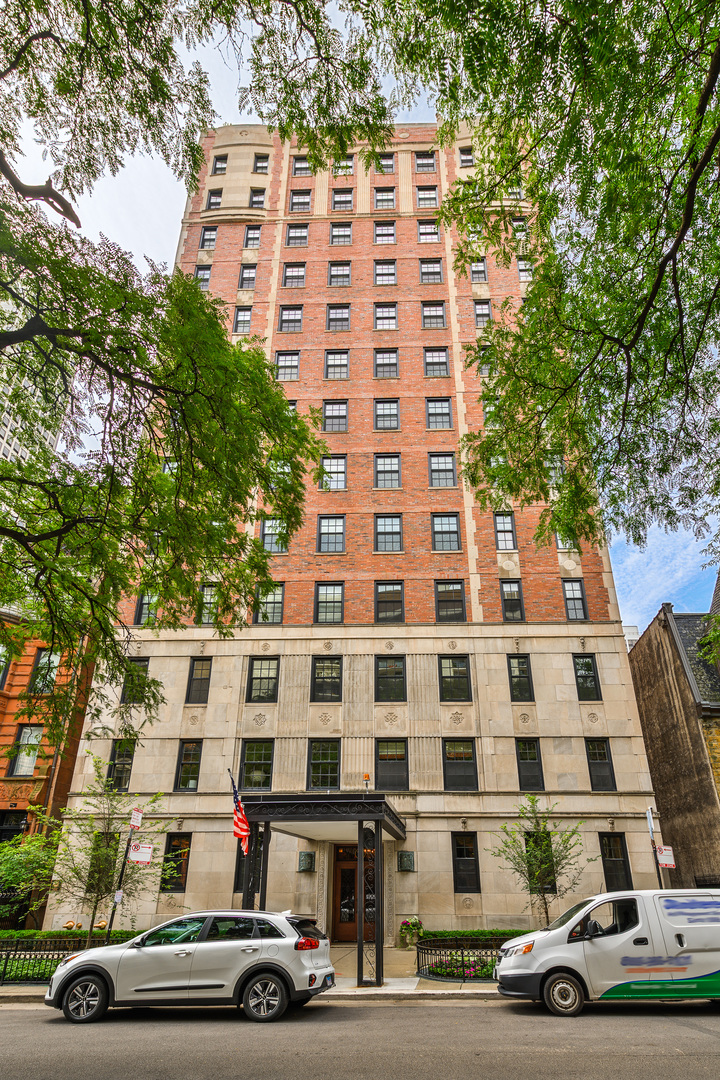 73 E Elm Street Unit: 3B