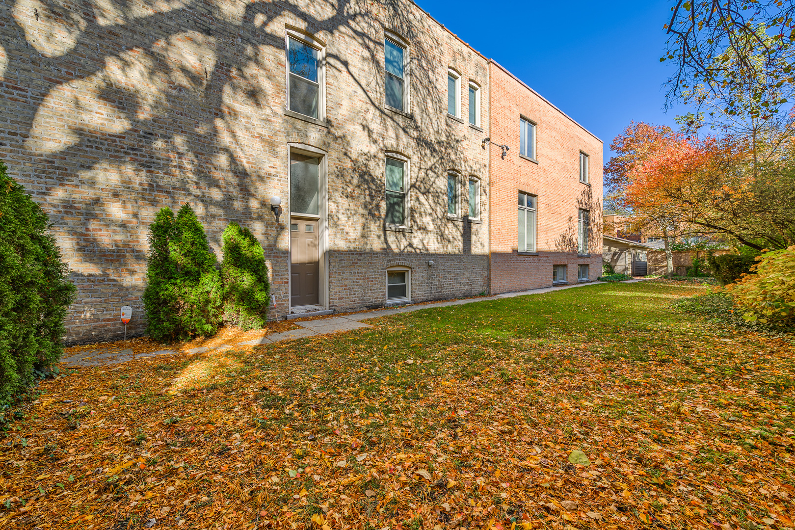 1867 N Fremont Street