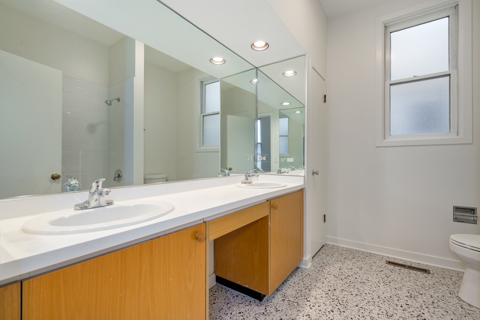 1867 N Fremont Street