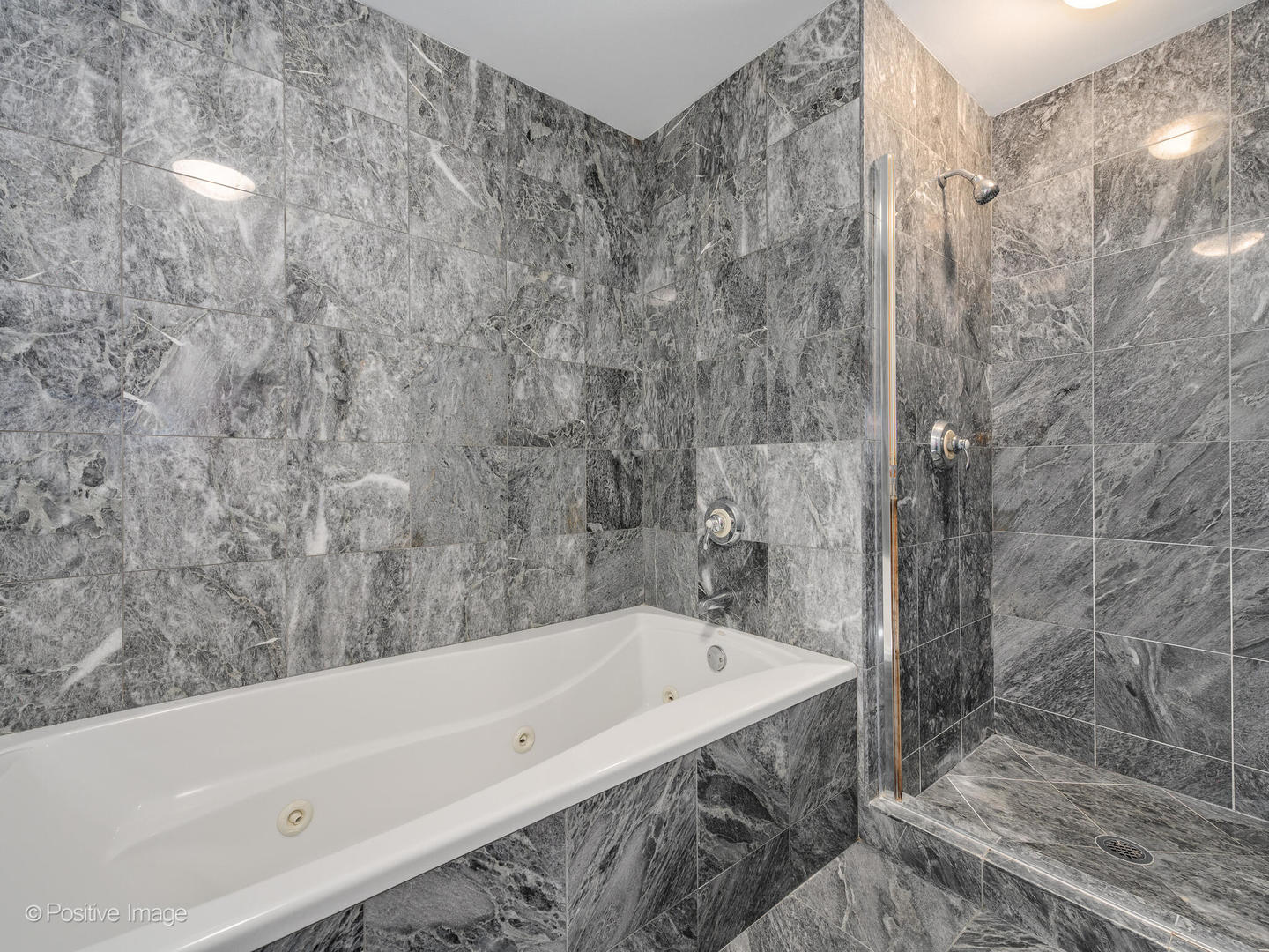 25 E Superior Street Unit: 3402