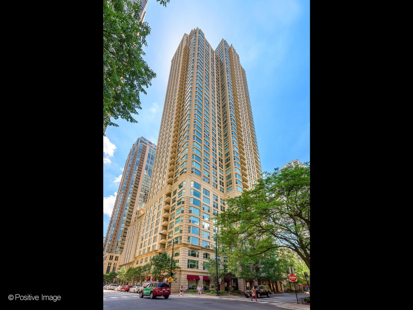 25 E Superior Street Unit: 3402