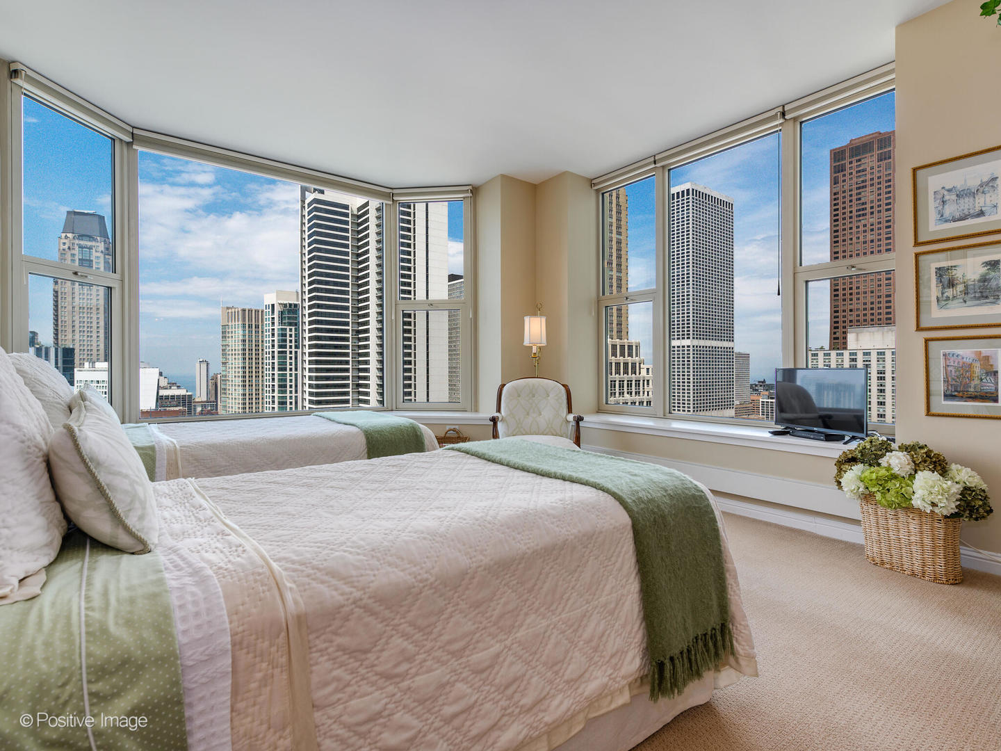 25 E Superior Street Unit: 3402