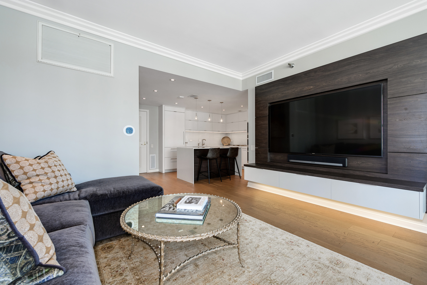 25 E SUPERIOR Street Unit: 1403
