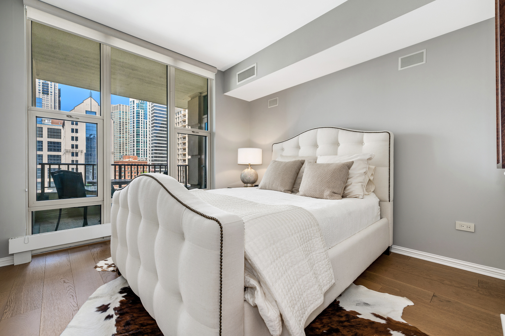 25 E SUPERIOR Street Unit: 1403