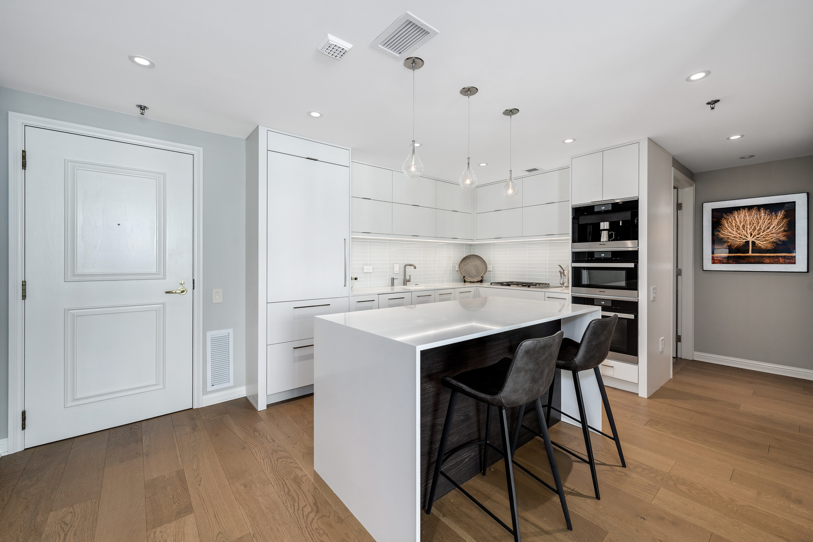 25 E SUPERIOR Street Unit: 1403