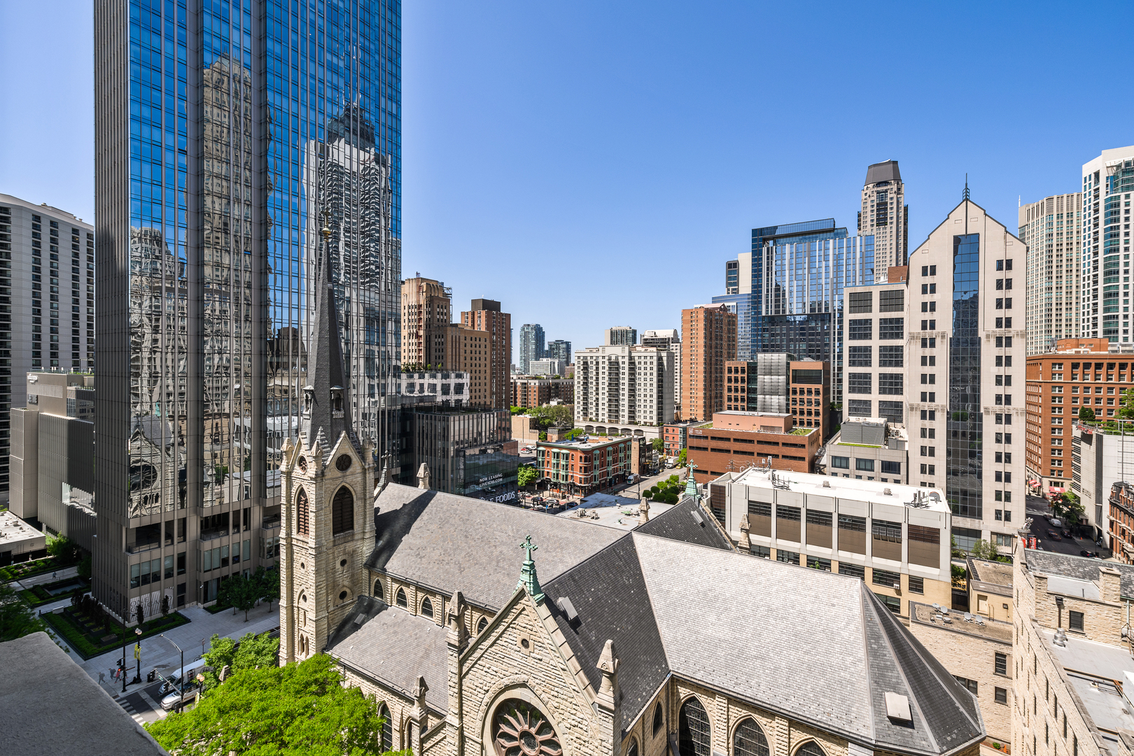 25 E SUPERIOR Street Unit: 1403