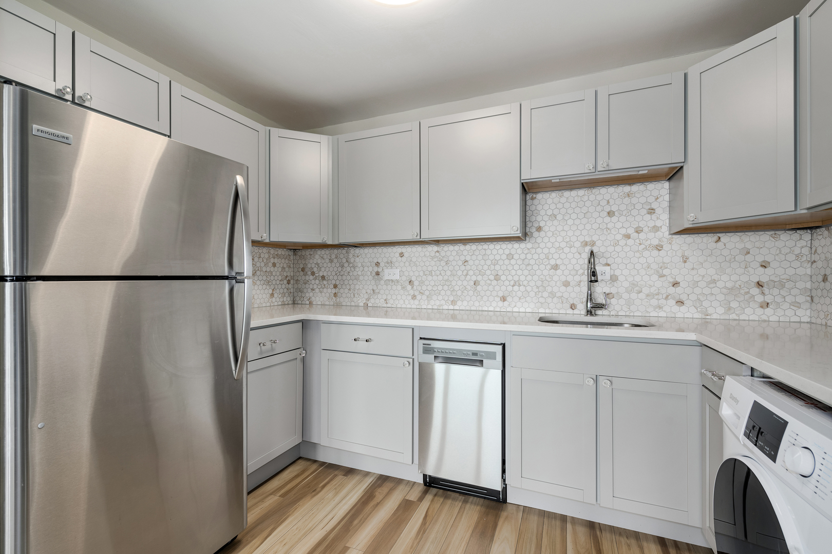 1560 N SANDBURG Terrace Unit: 3508