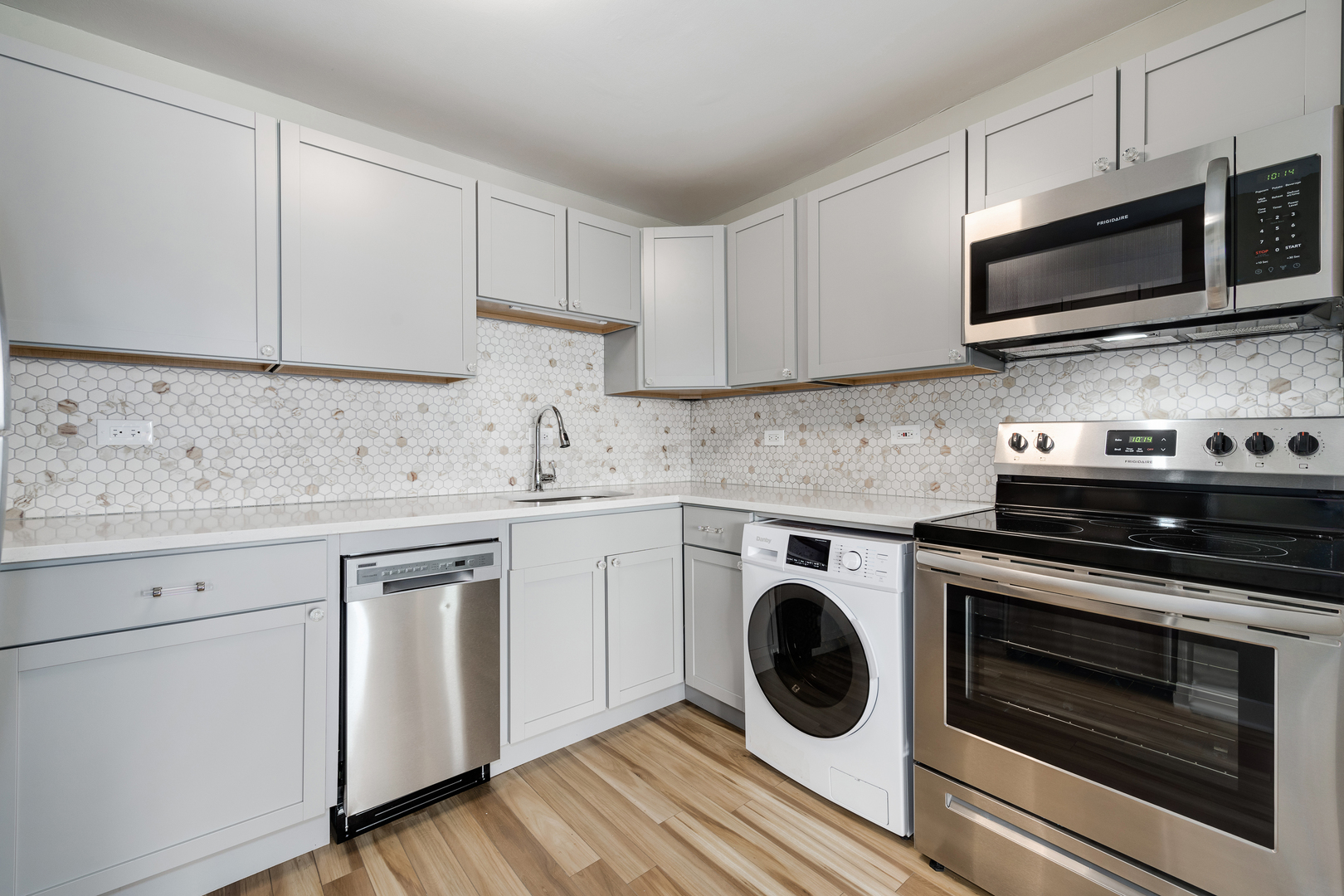 1560 N SANDBURG Terrace Unit: 3508