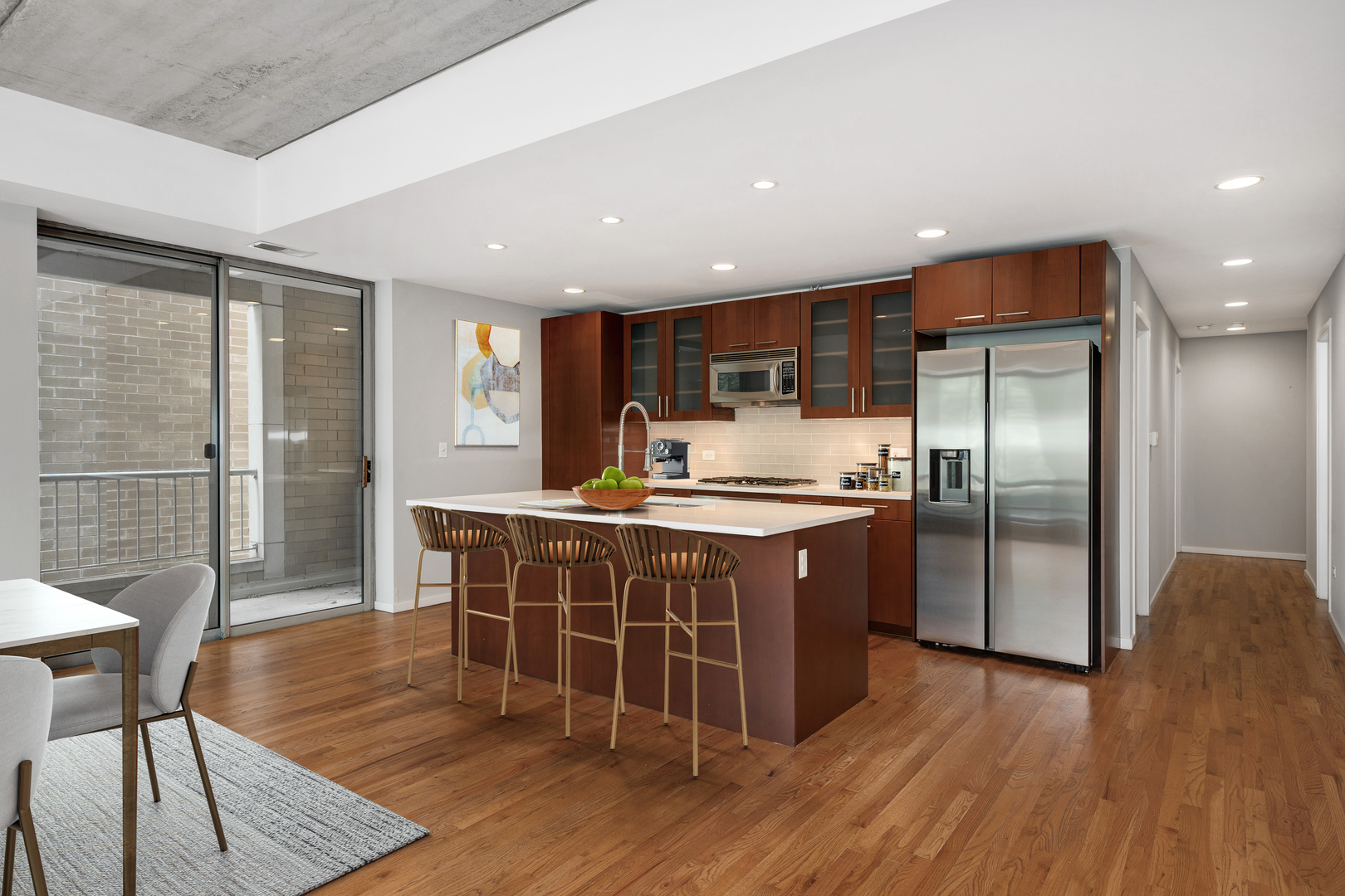1422 N La Salle Drive Unit: 201