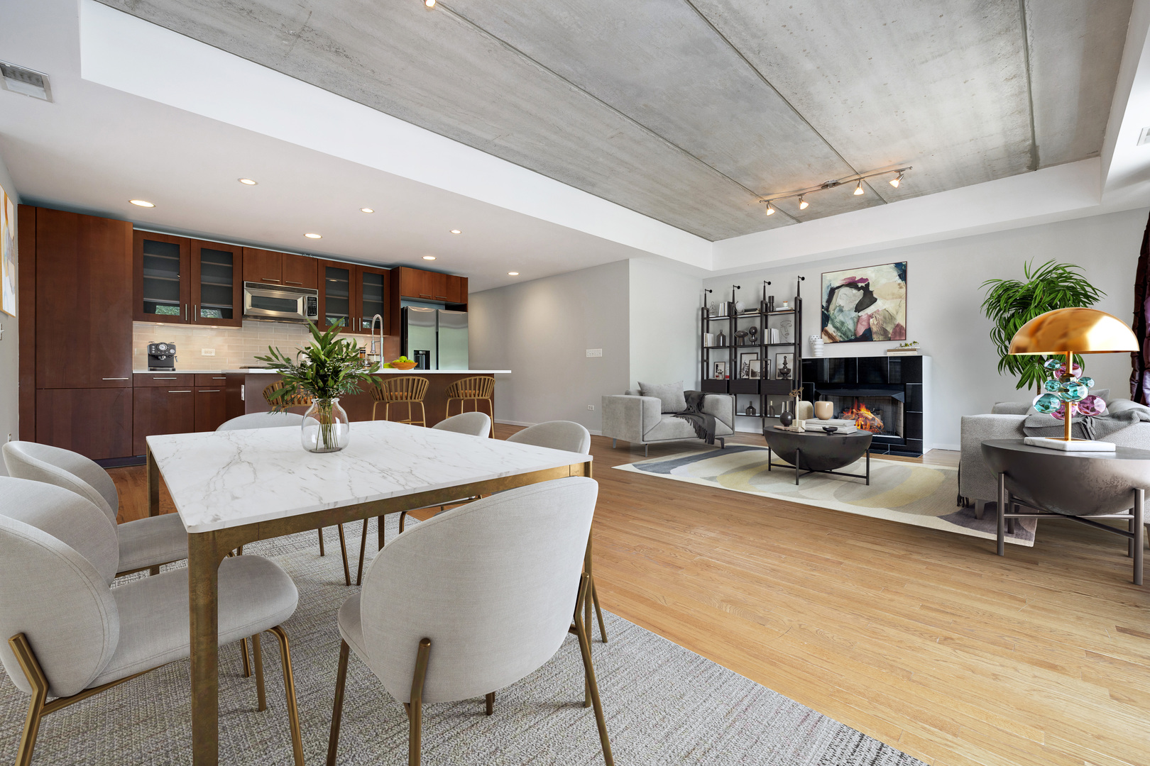 1422 N La Salle Drive Unit: 201