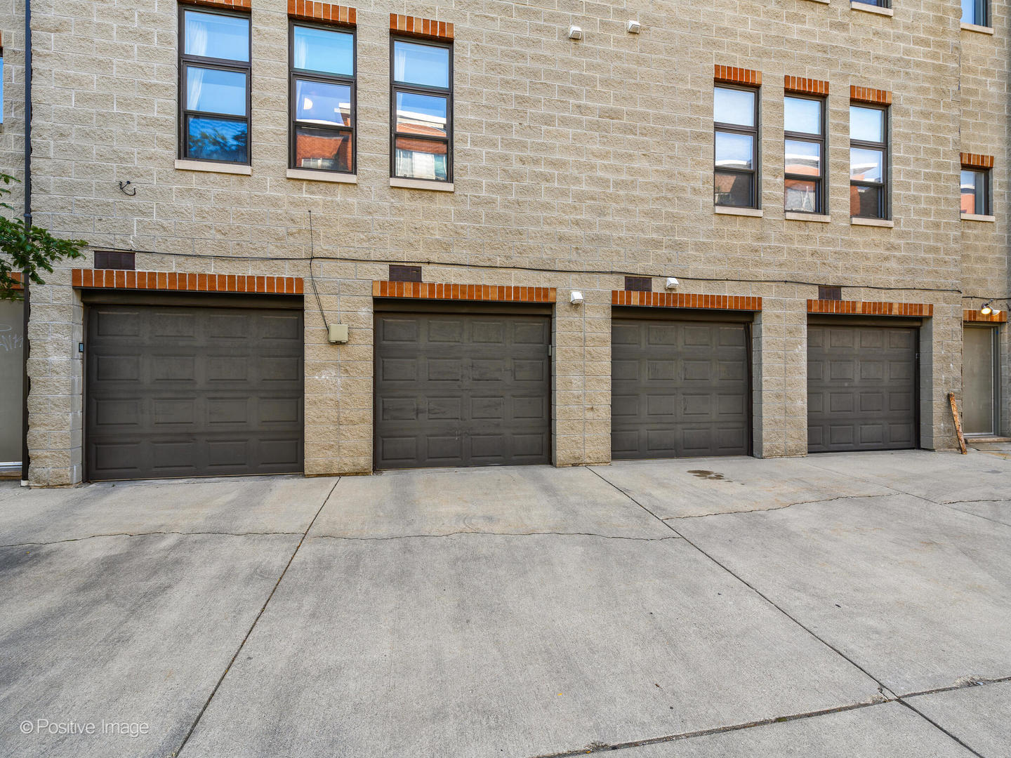 2300 W Bloomingdale Avenue Unit: B