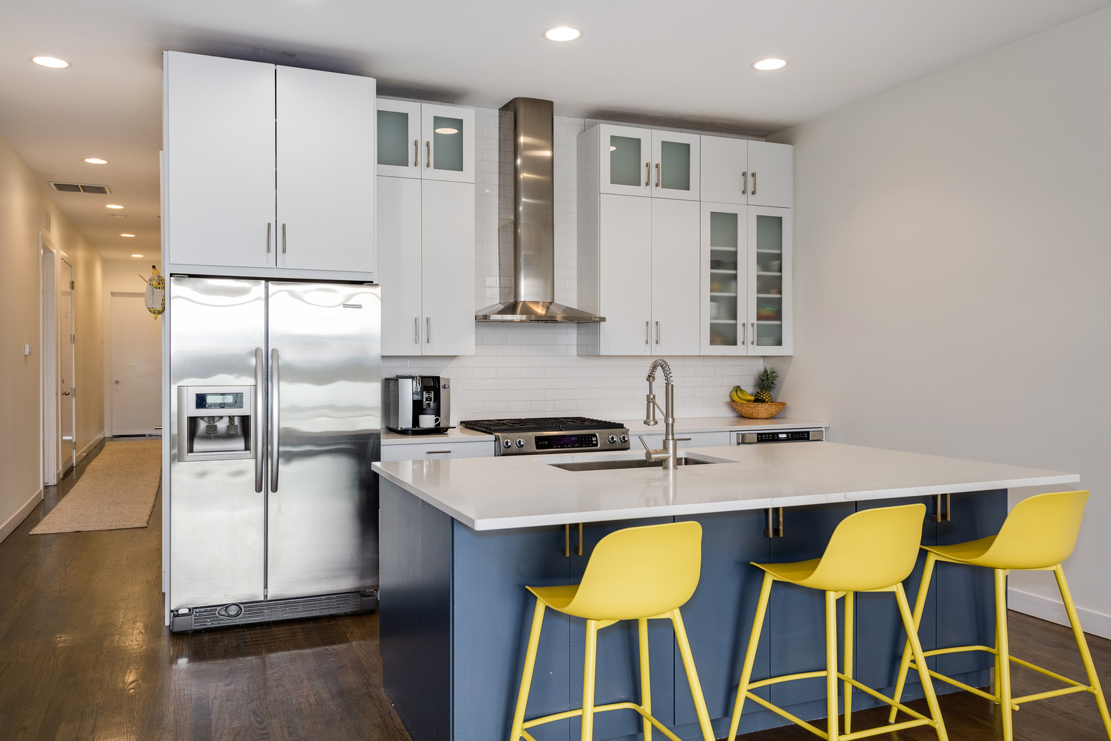833 N California Avenue Unit: 3N
