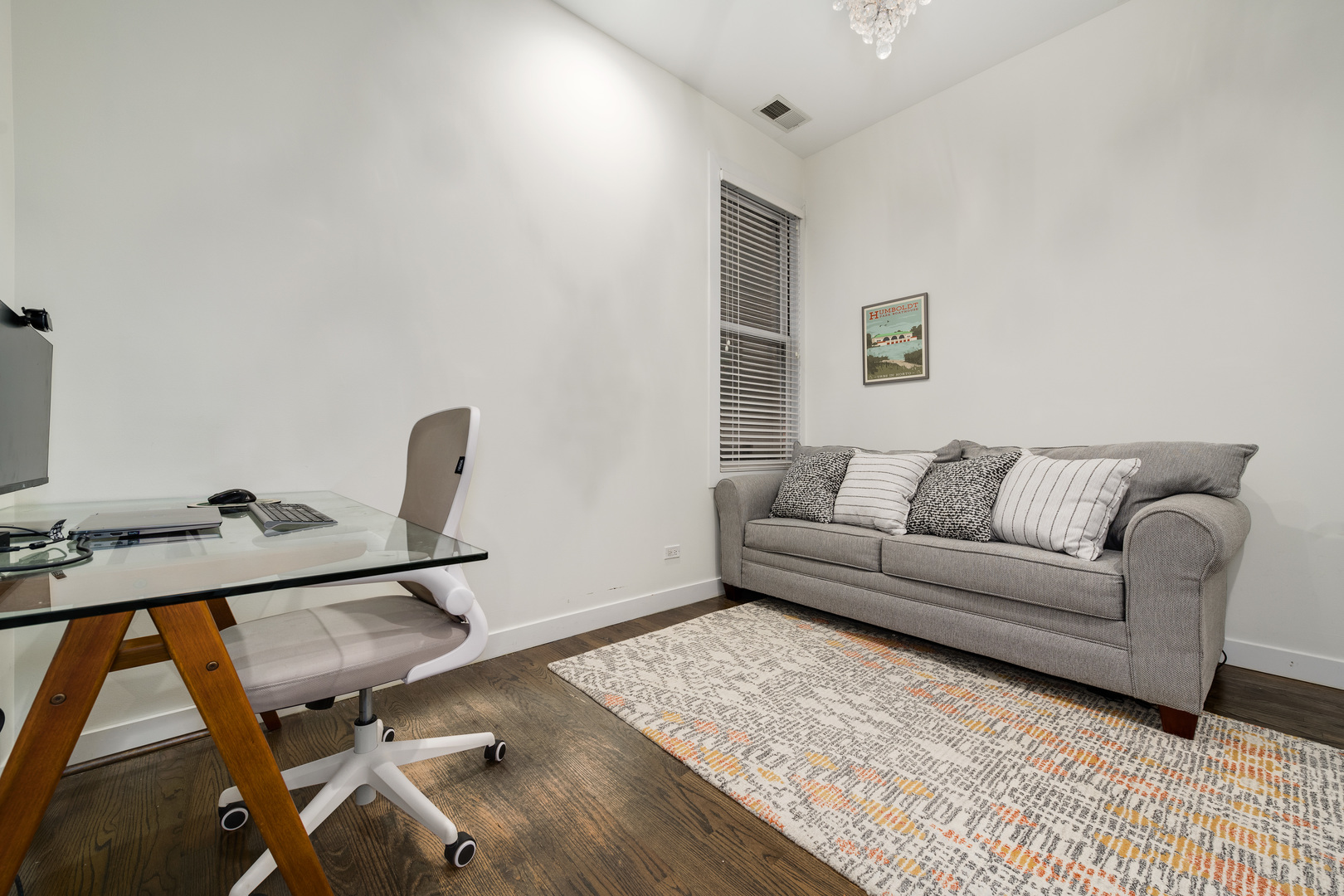 833 N California Avenue Unit: 3N