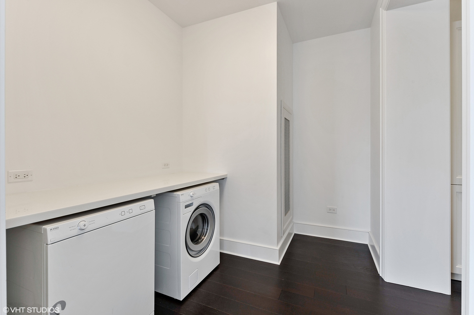 118 E ERIE Street Unit: 29F