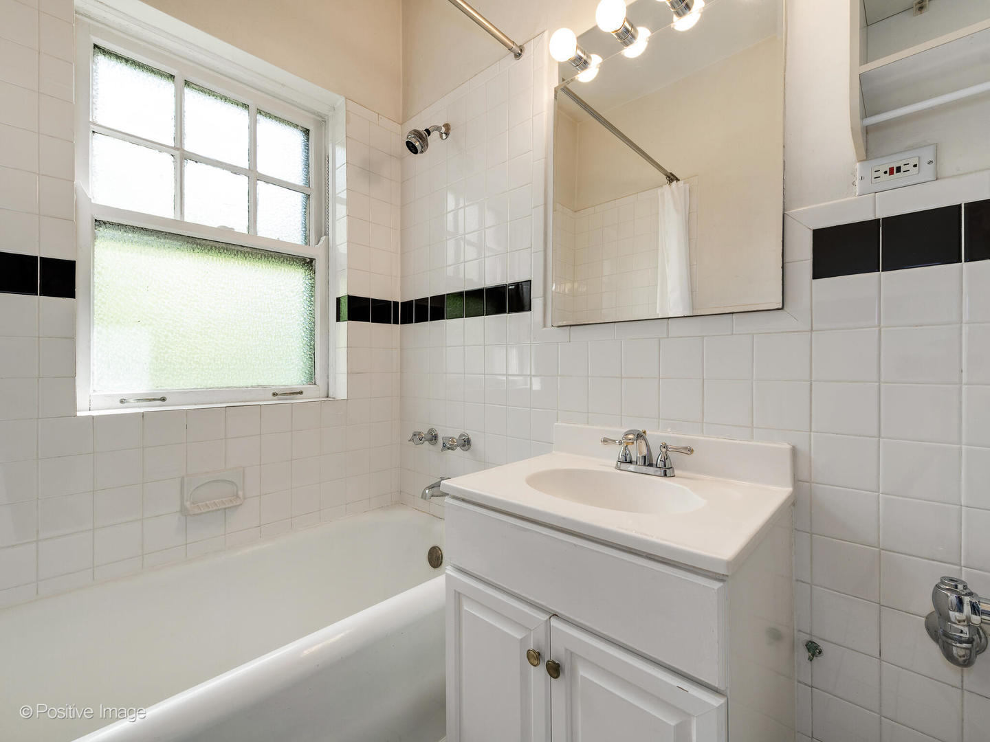 852 HINMAN Avenue Unit: 2