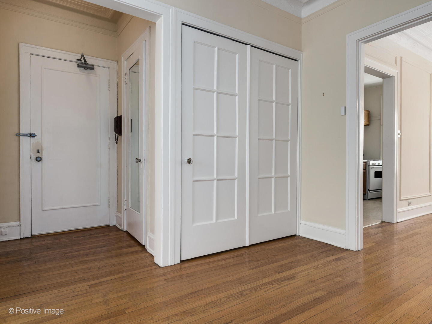 852 HINMAN Avenue Unit: 2
