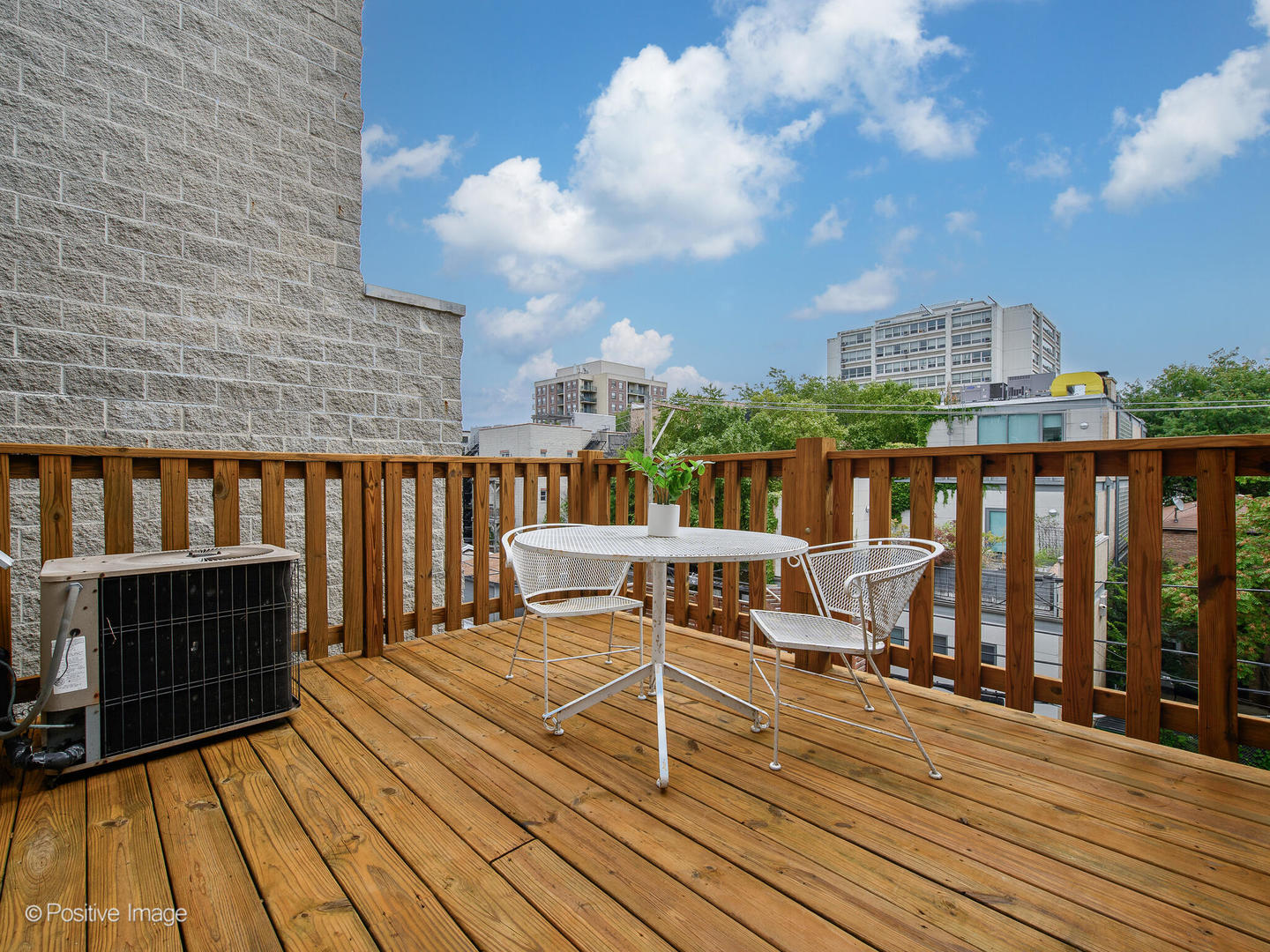 1329 N Mohawk Street Unit: 3