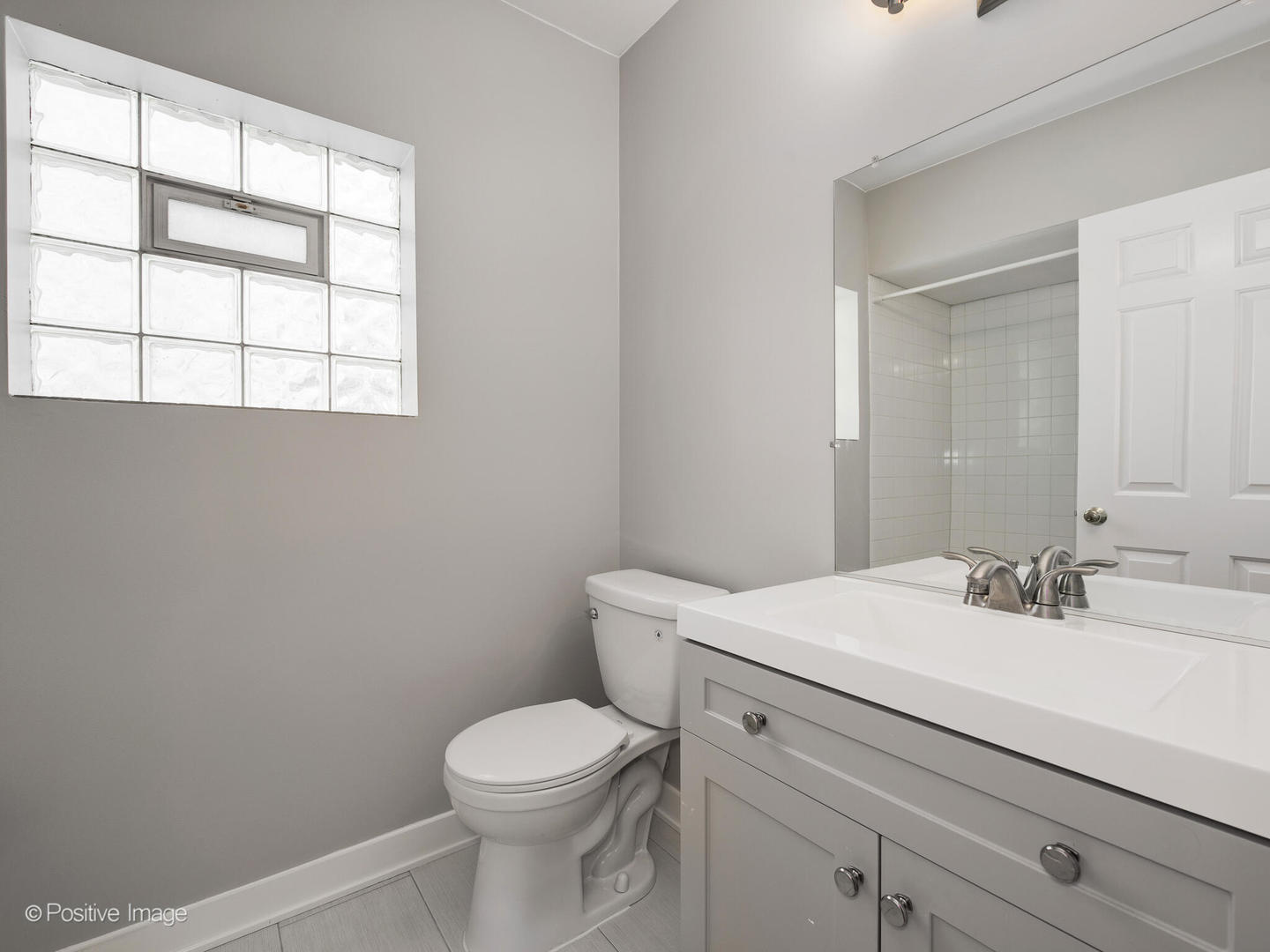 1329 N Mohawk Street Unit: 3