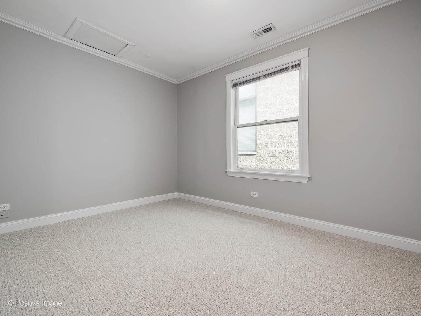 1329 N Mohawk Street Unit: 3