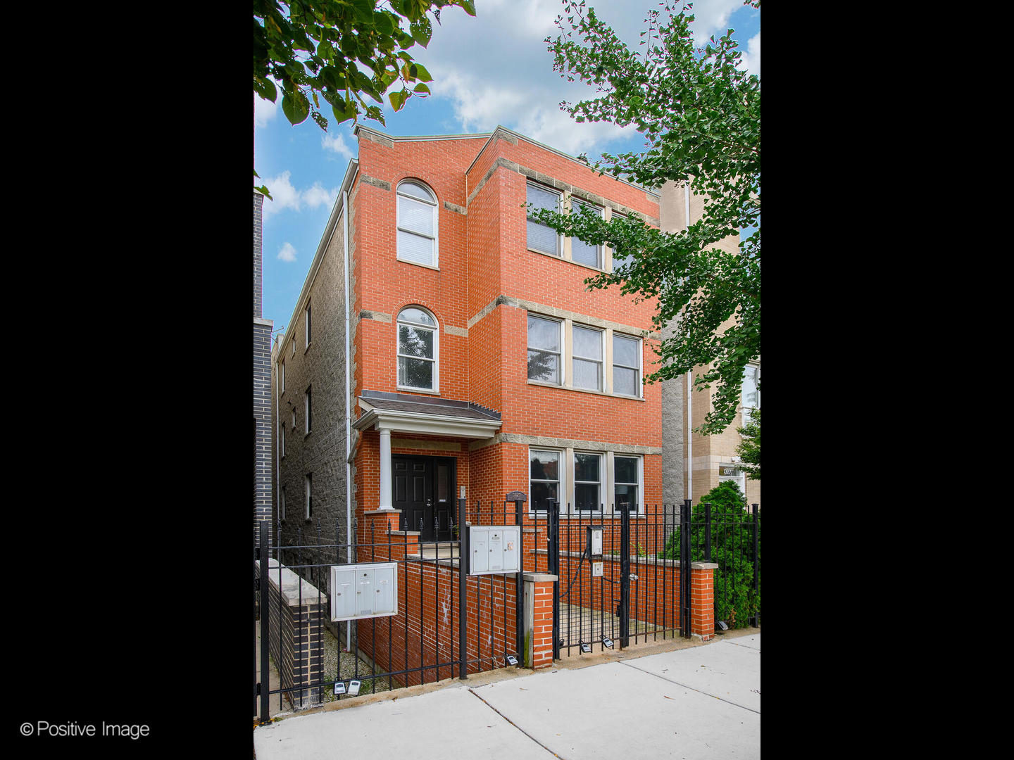 1329 N Mohawk Street Unit: 3