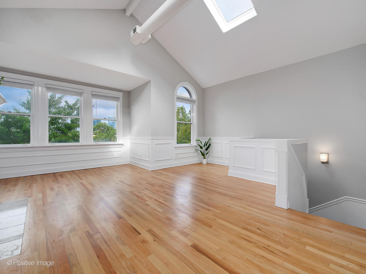 1329 N Mohawk Street Unit: 3