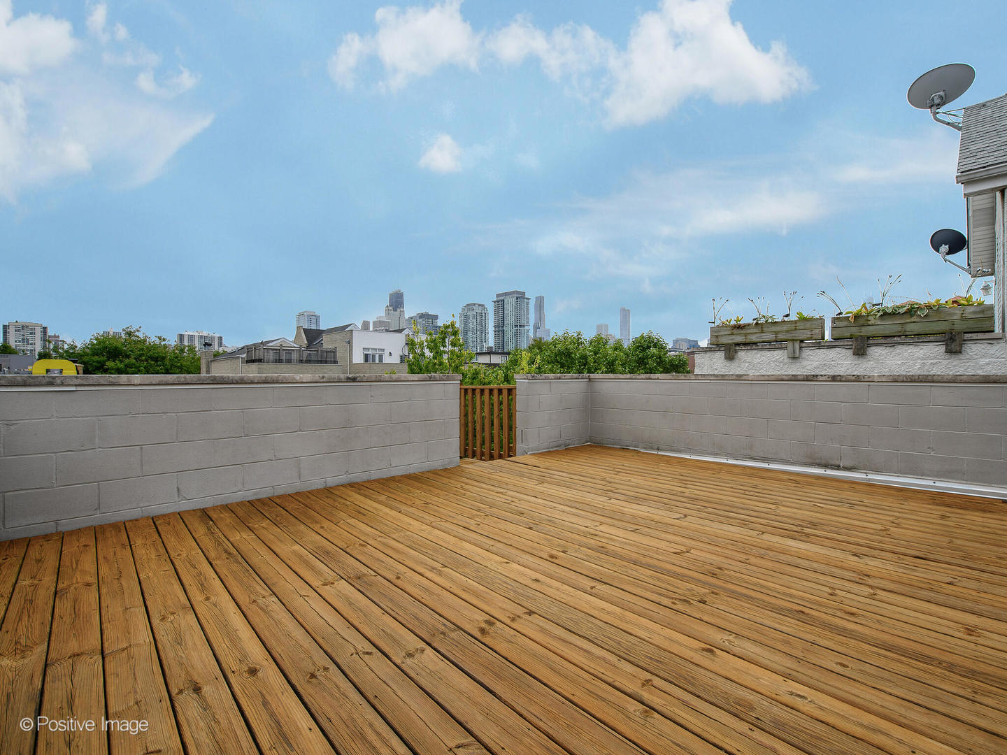 1329 N Mohawk Street Unit: 3