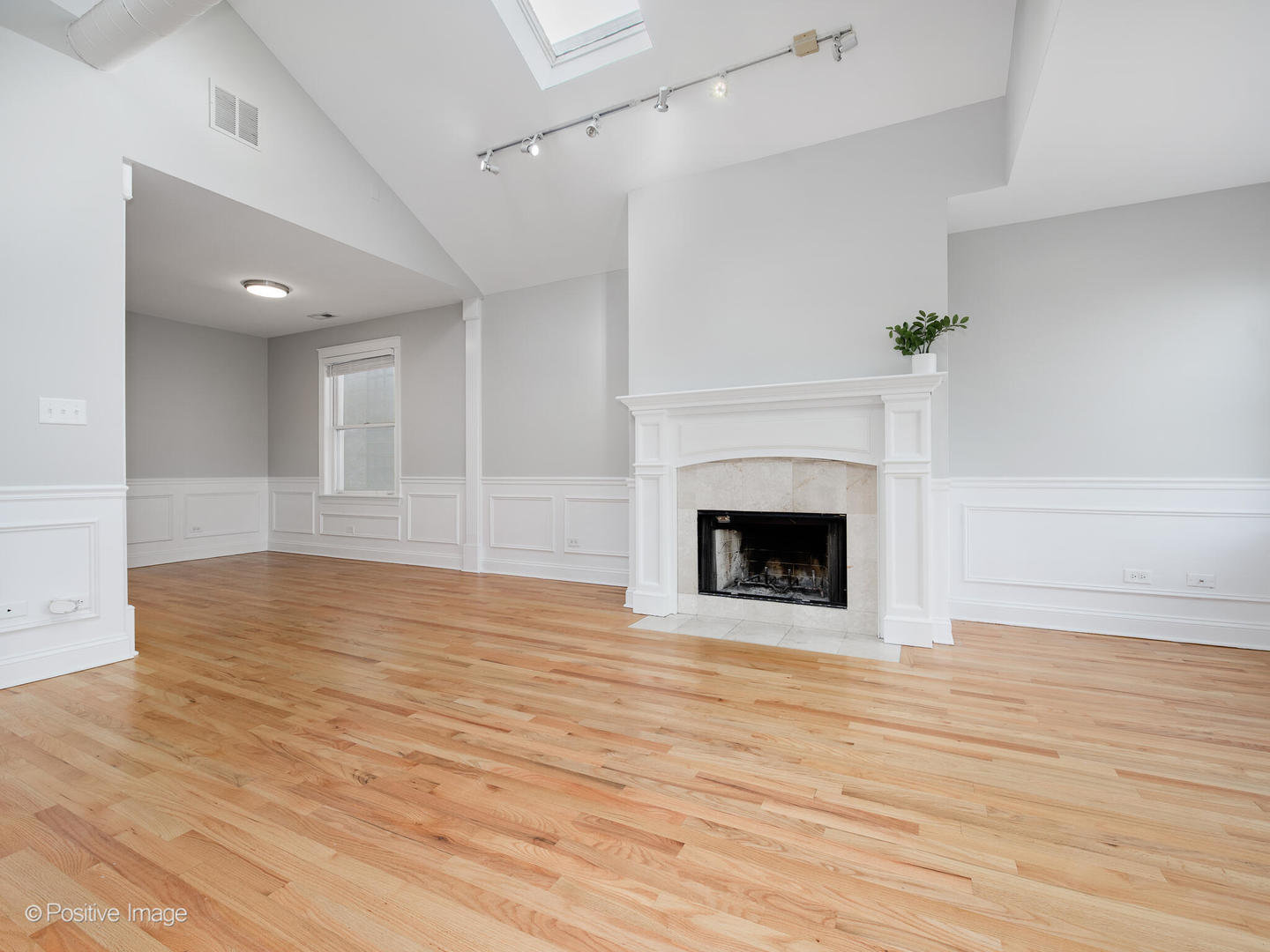 1329 N Mohawk Street Unit: 3