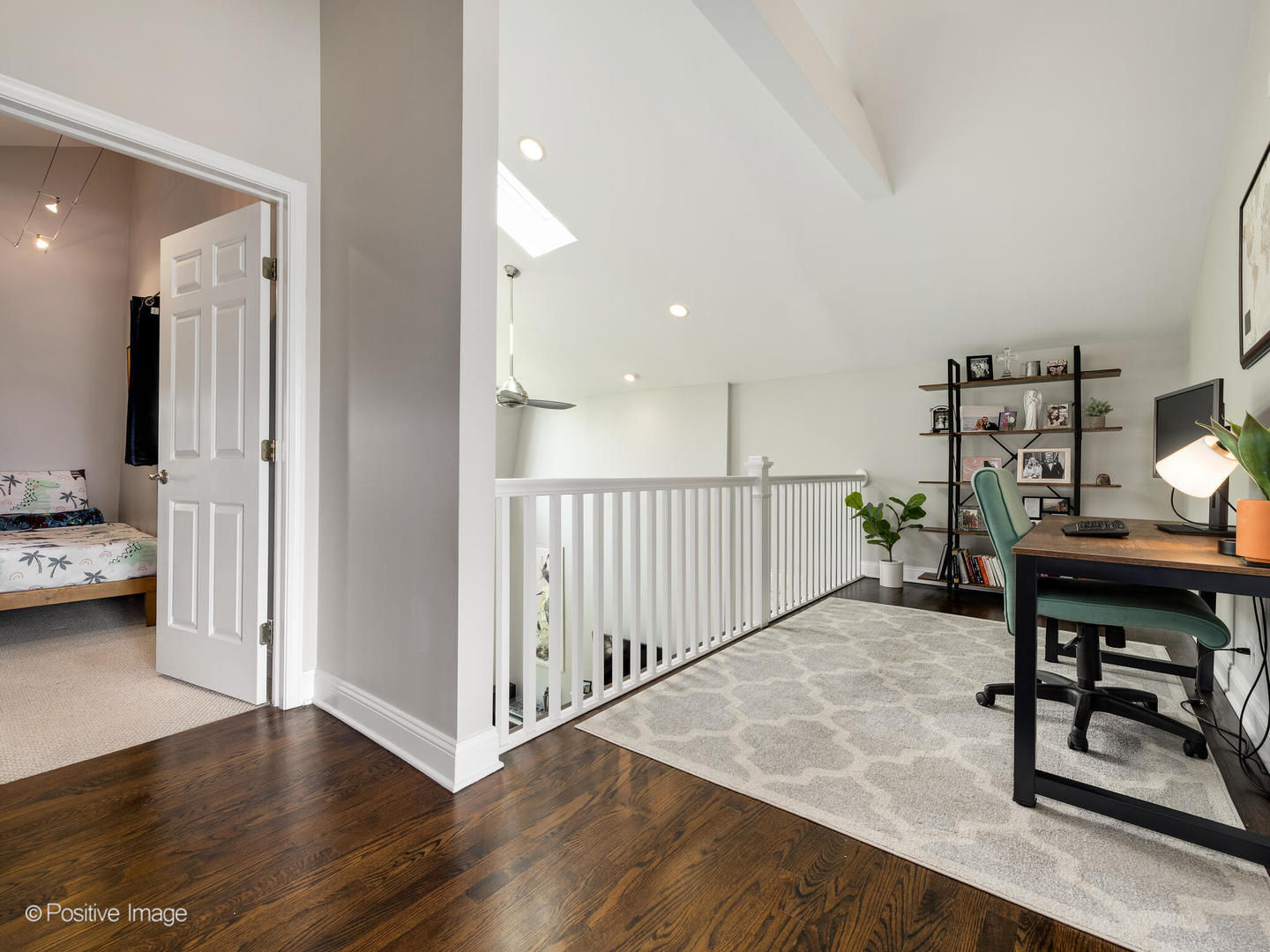 2327 W MEDILL Avenue Unit: 3