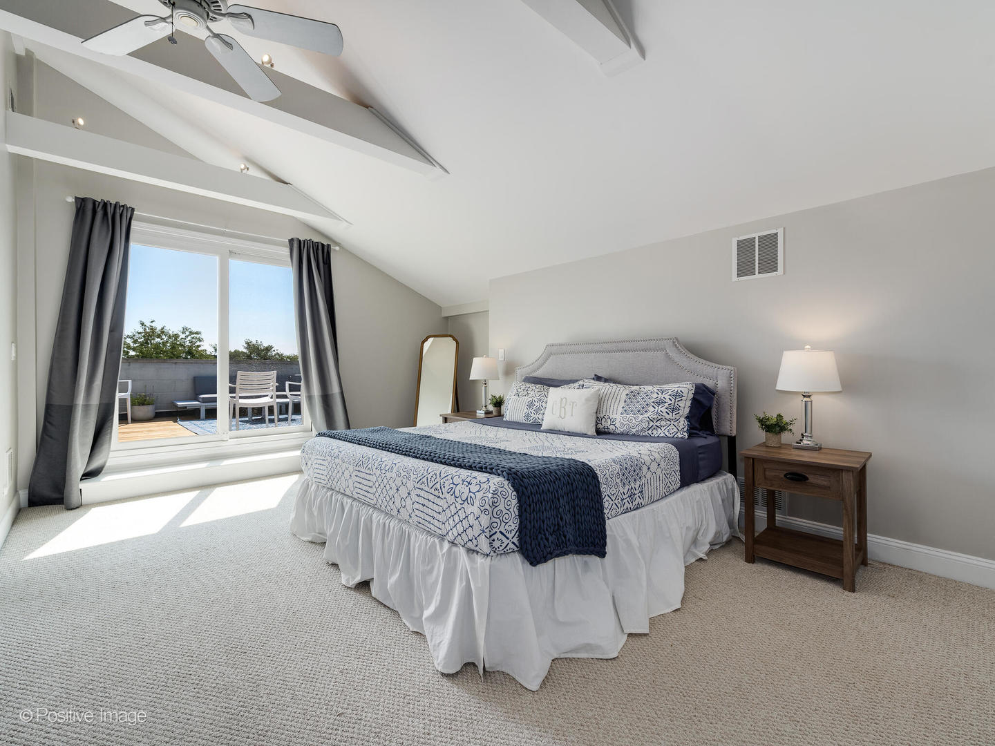 2327 W MEDILL Avenue Unit: 3
