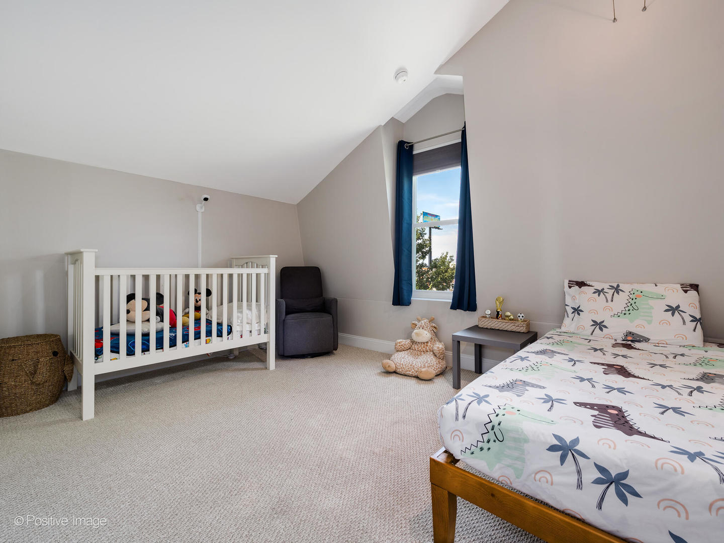 2327 W MEDILL Avenue Unit: 3