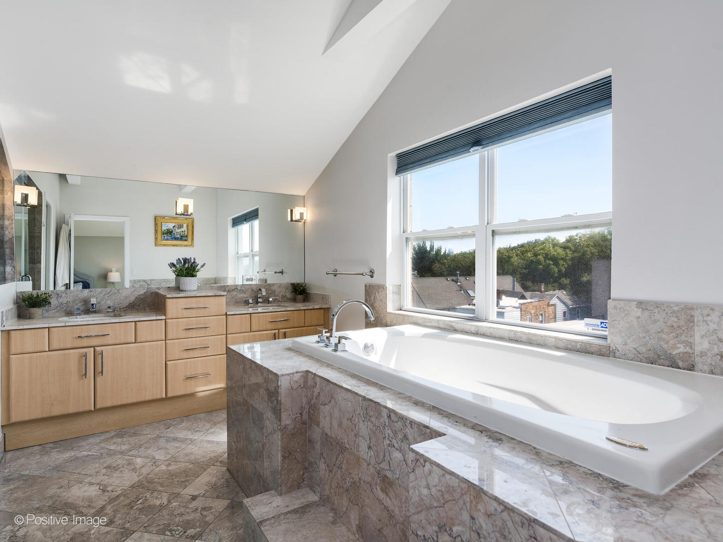 2327 W MEDILL Avenue Unit: 3