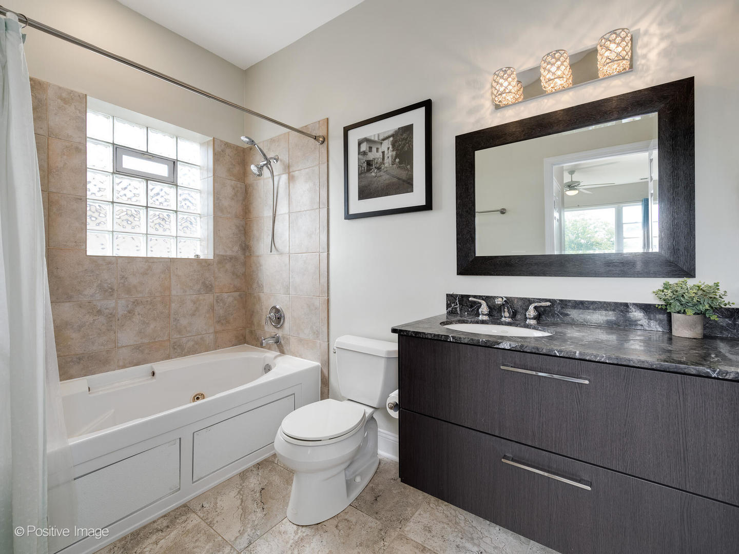 2327 W MEDILL Avenue Unit: 3