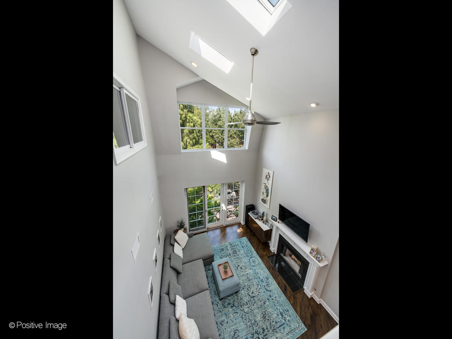 2327 W MEDILL Avenue Unit: 3