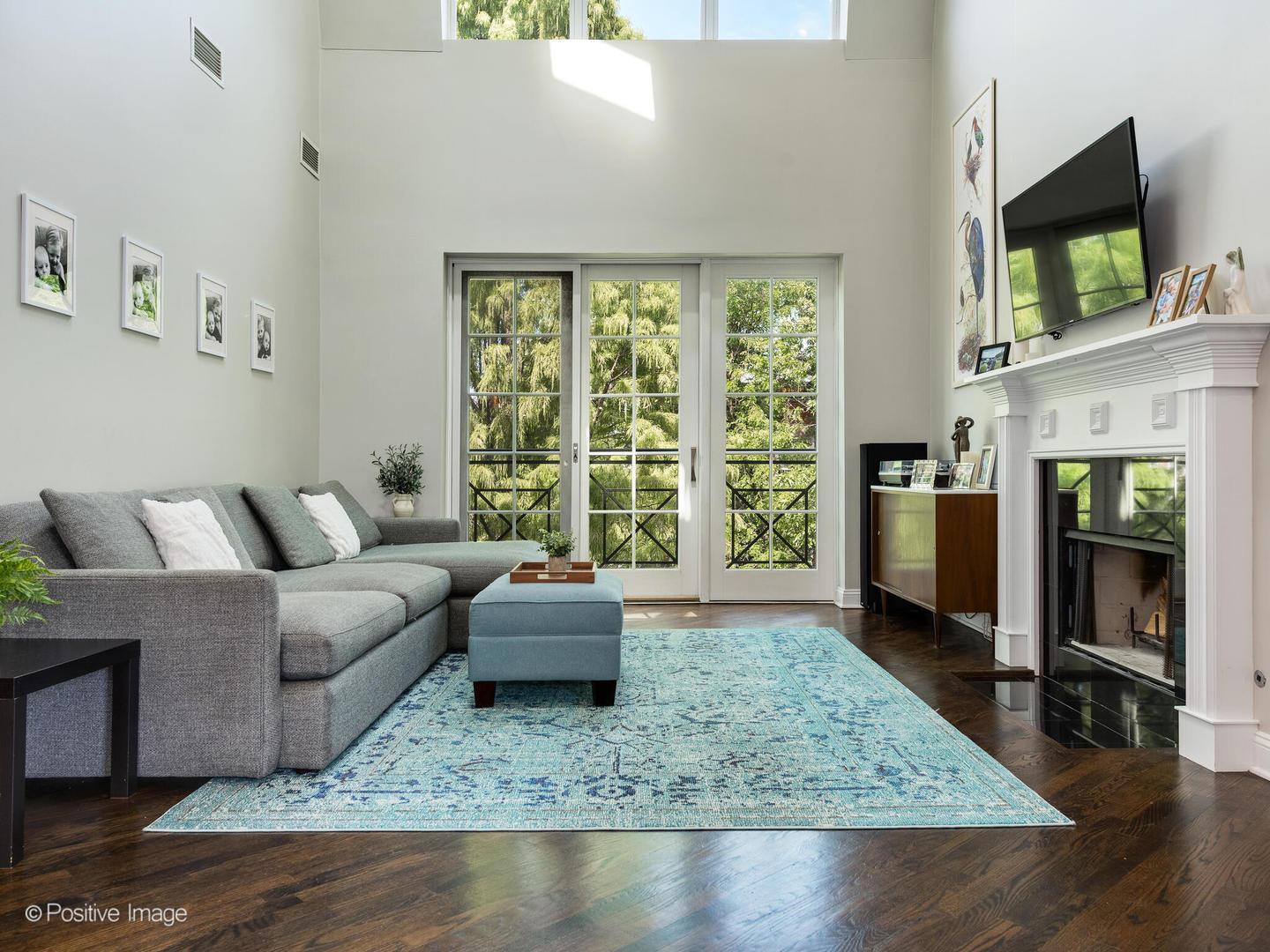 2327 W MEDILL Avenue Unit: 3