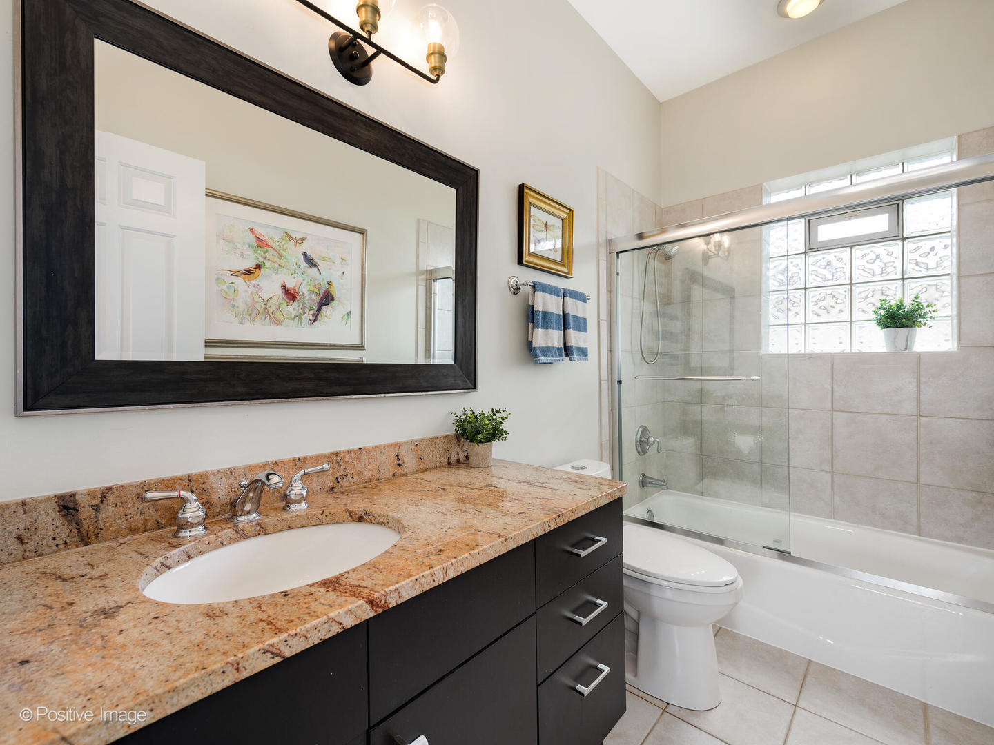 2327 W MEDILL Avenue Unit: 3