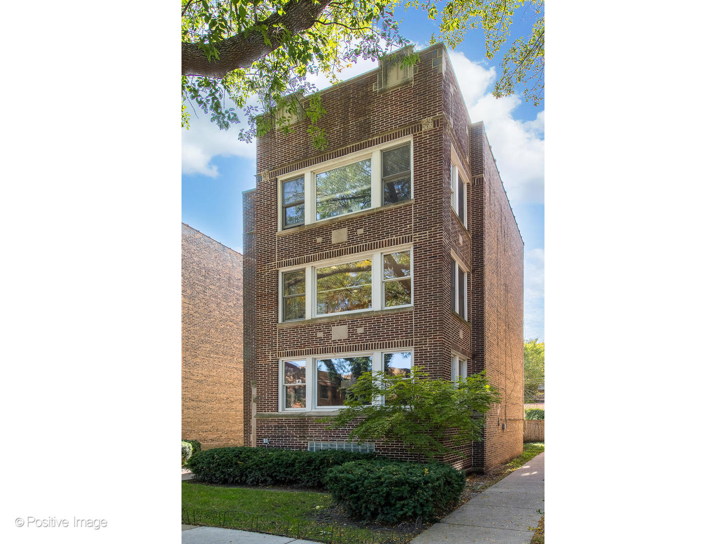 2041 W Berwyn Avenue Unit: 2
