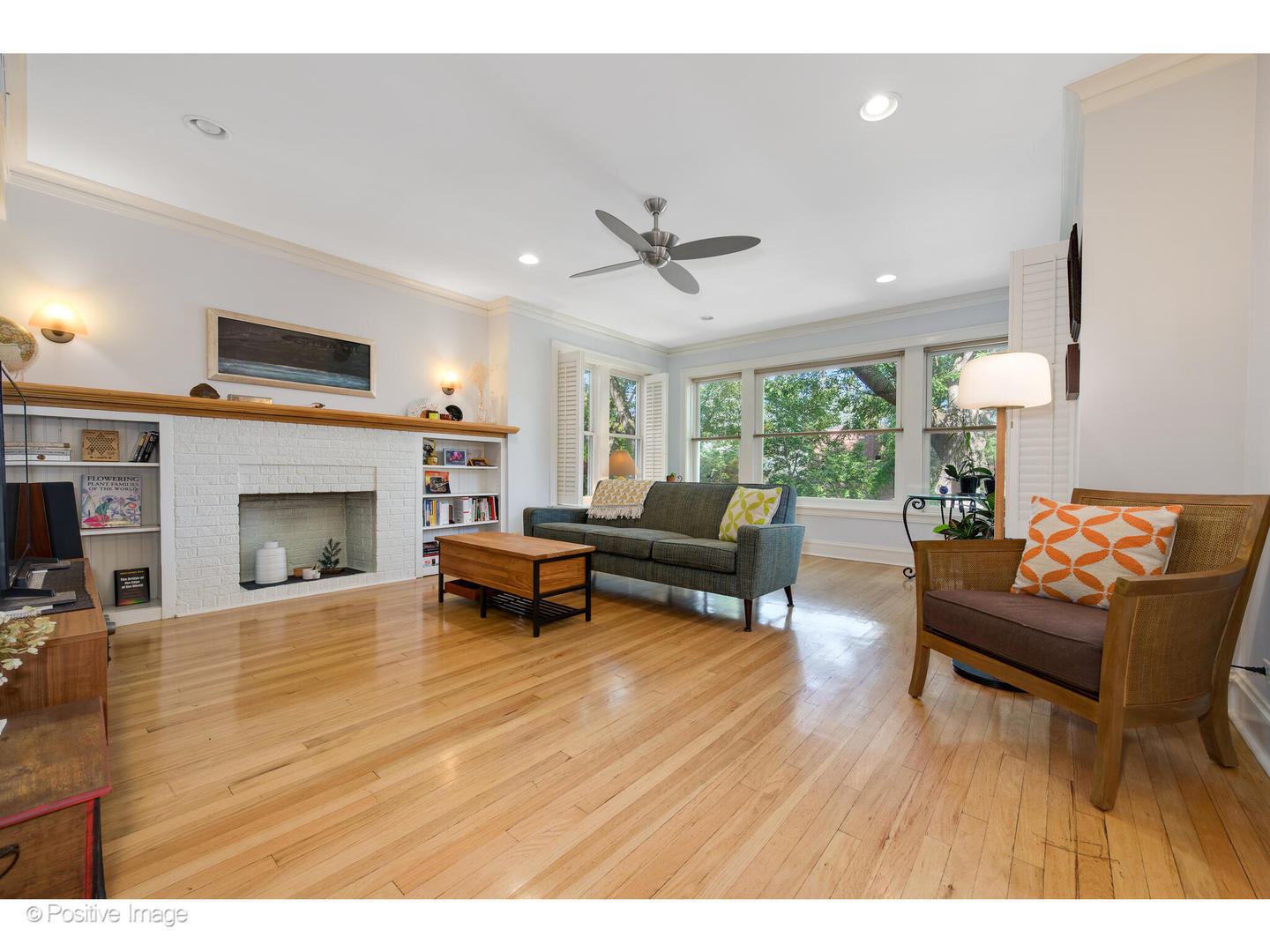 2041 W Berwyn Avenue Unit: 2