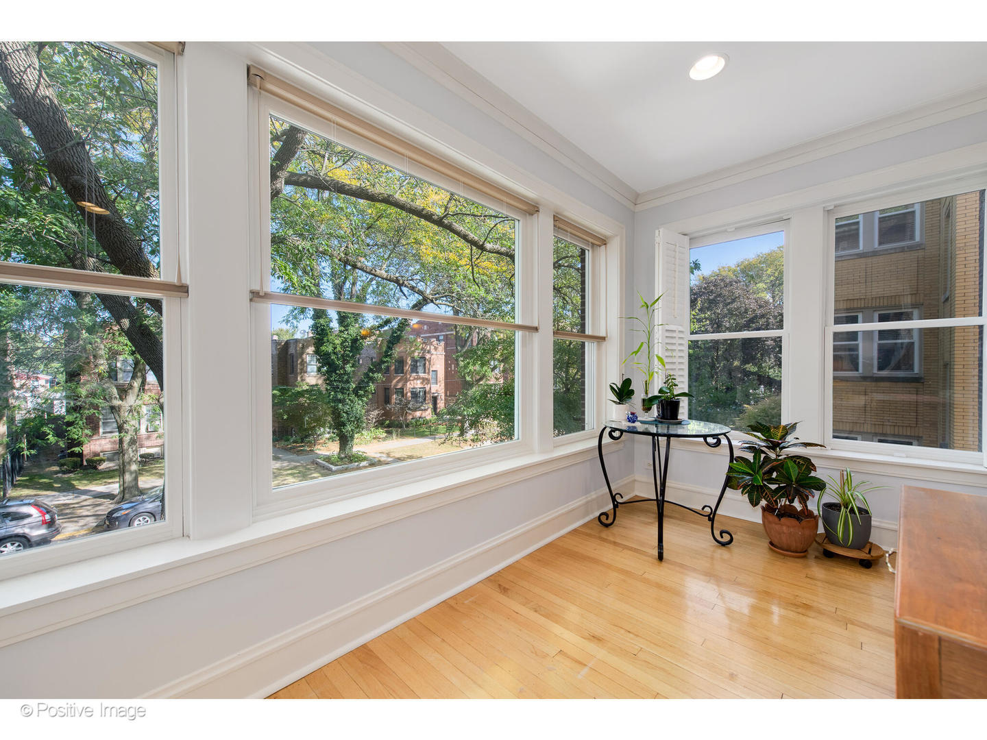 2041 W Berwyn Avenue Unit: 2
