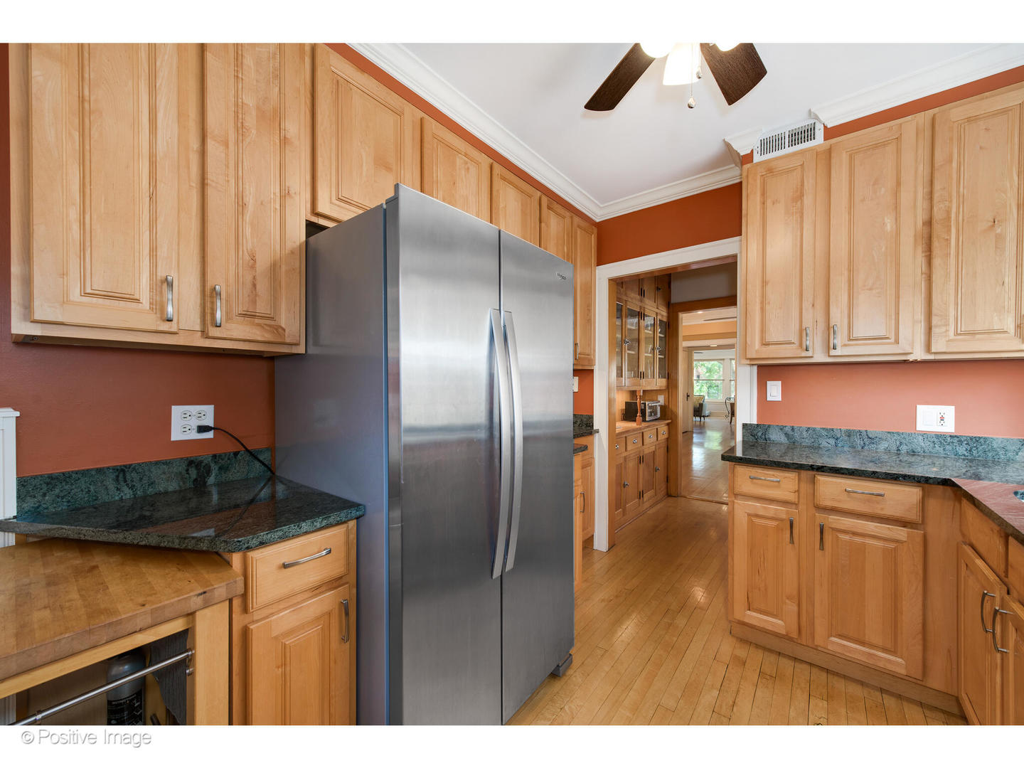 2041 W Berwyn Avenue Unit: 2