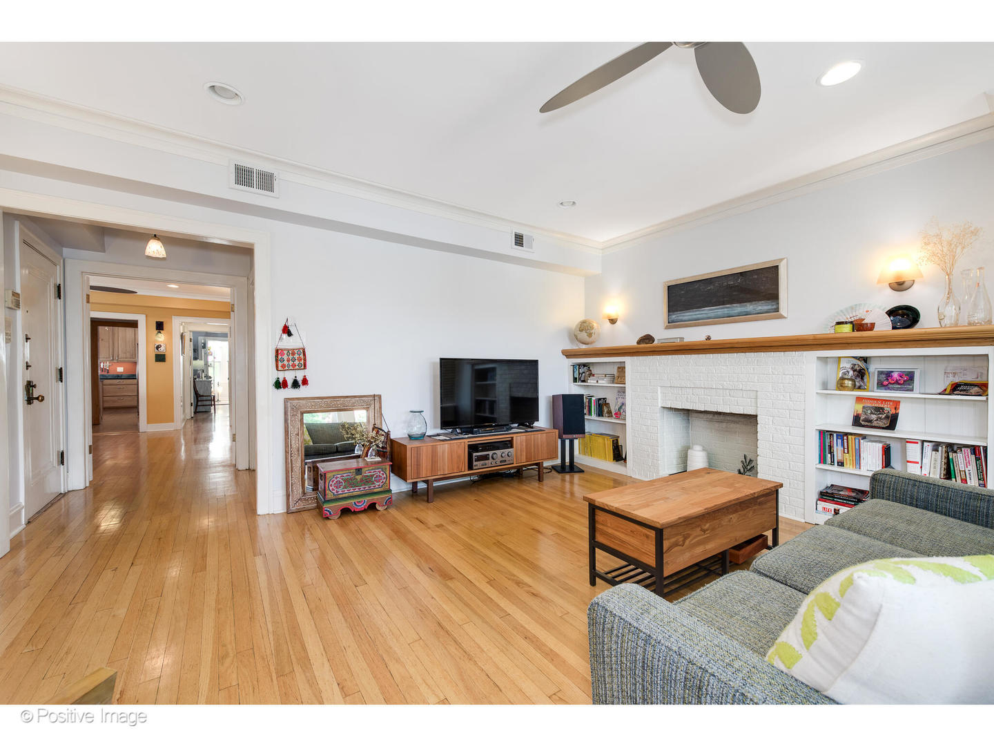 2041 W Berwyn Avenue Unit: 2