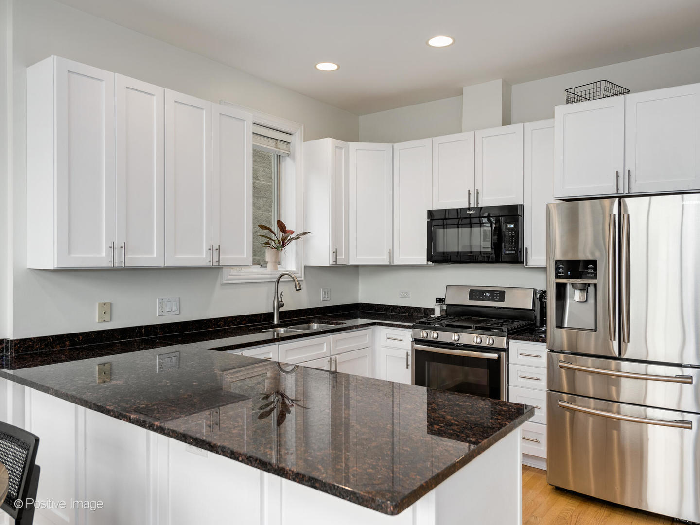 1306 N Greenview Avenue Unit: 3