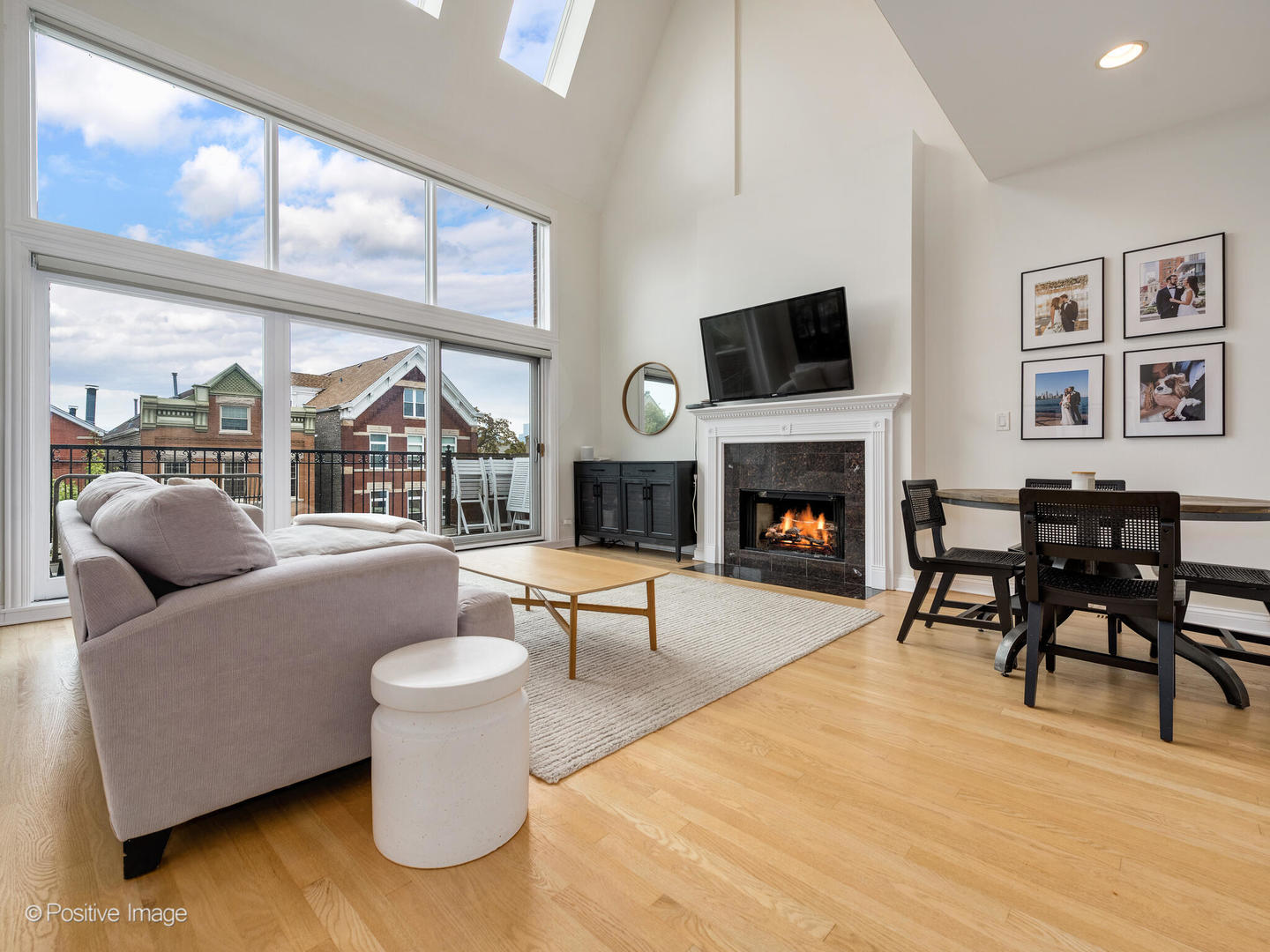 1306 N Greenview Avenue Unit: 3